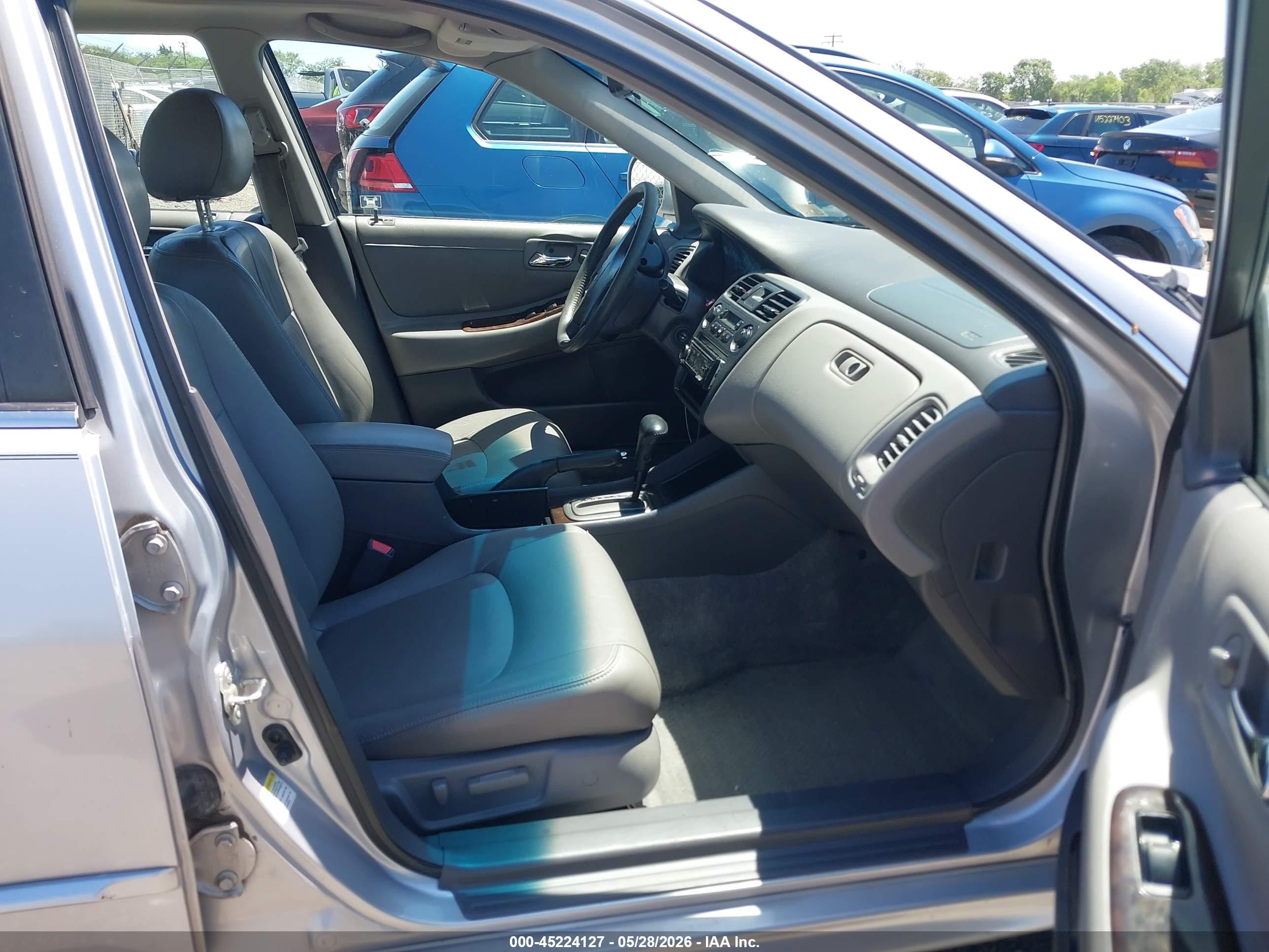 2001 Honda Accord 3.0 Ex Silver vin: 1HGCG16511A078771