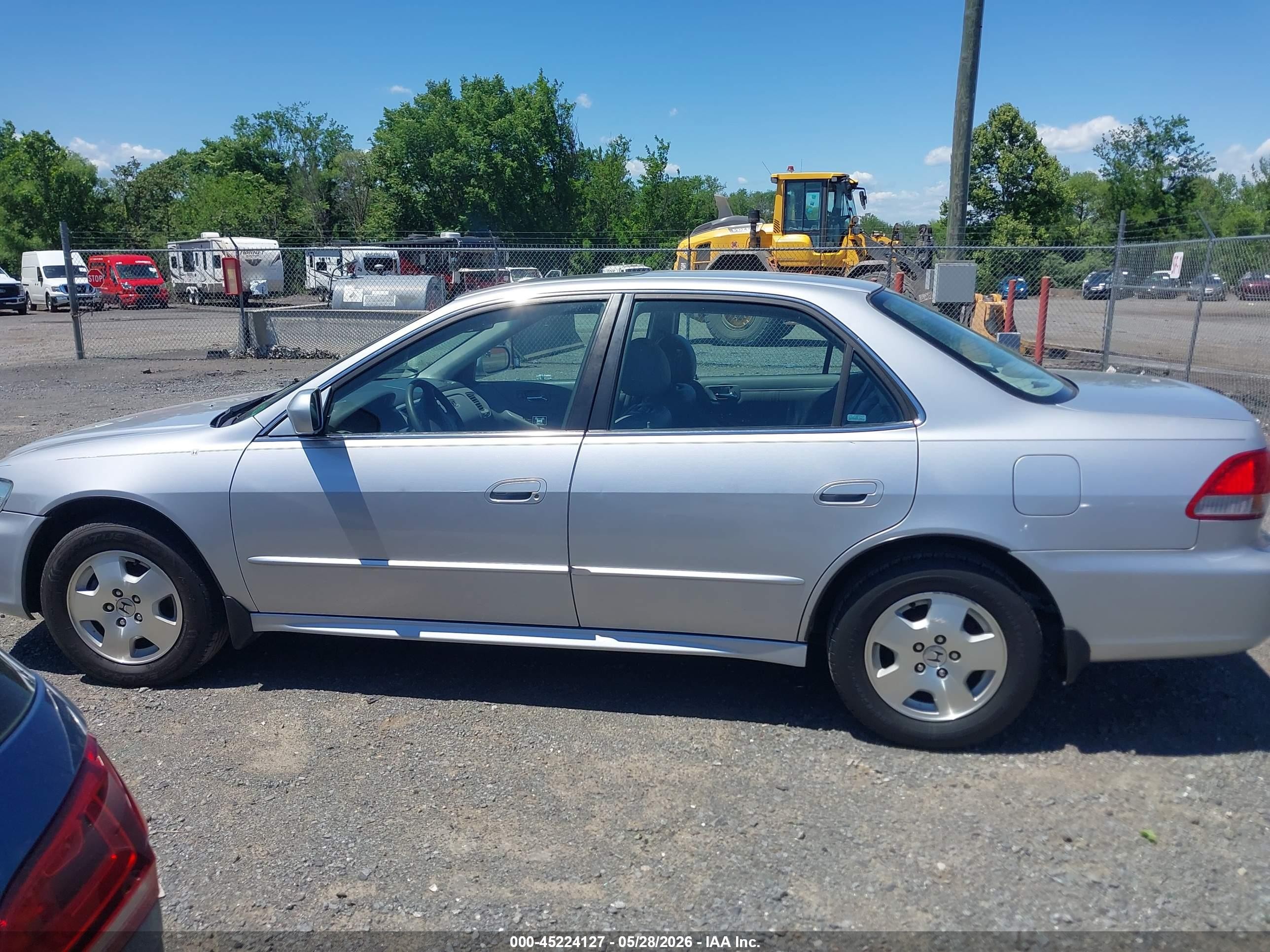 2001 Honda Accord 3.0 Ex Silver vin: 1HGCG16511A078771