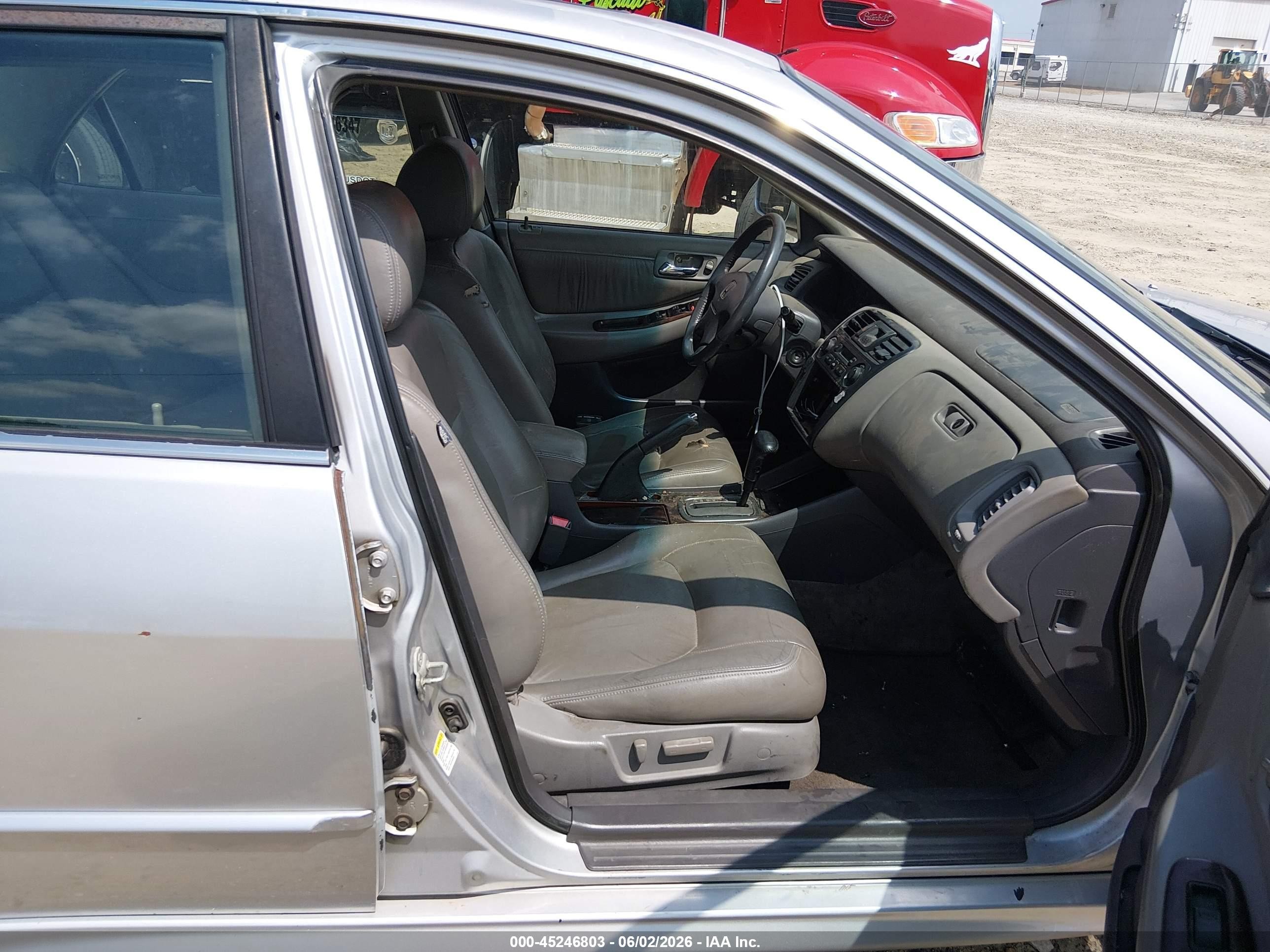 2001 Honda Accord 3.0 Ex Серебряный vin: 1HGCG16511A084585