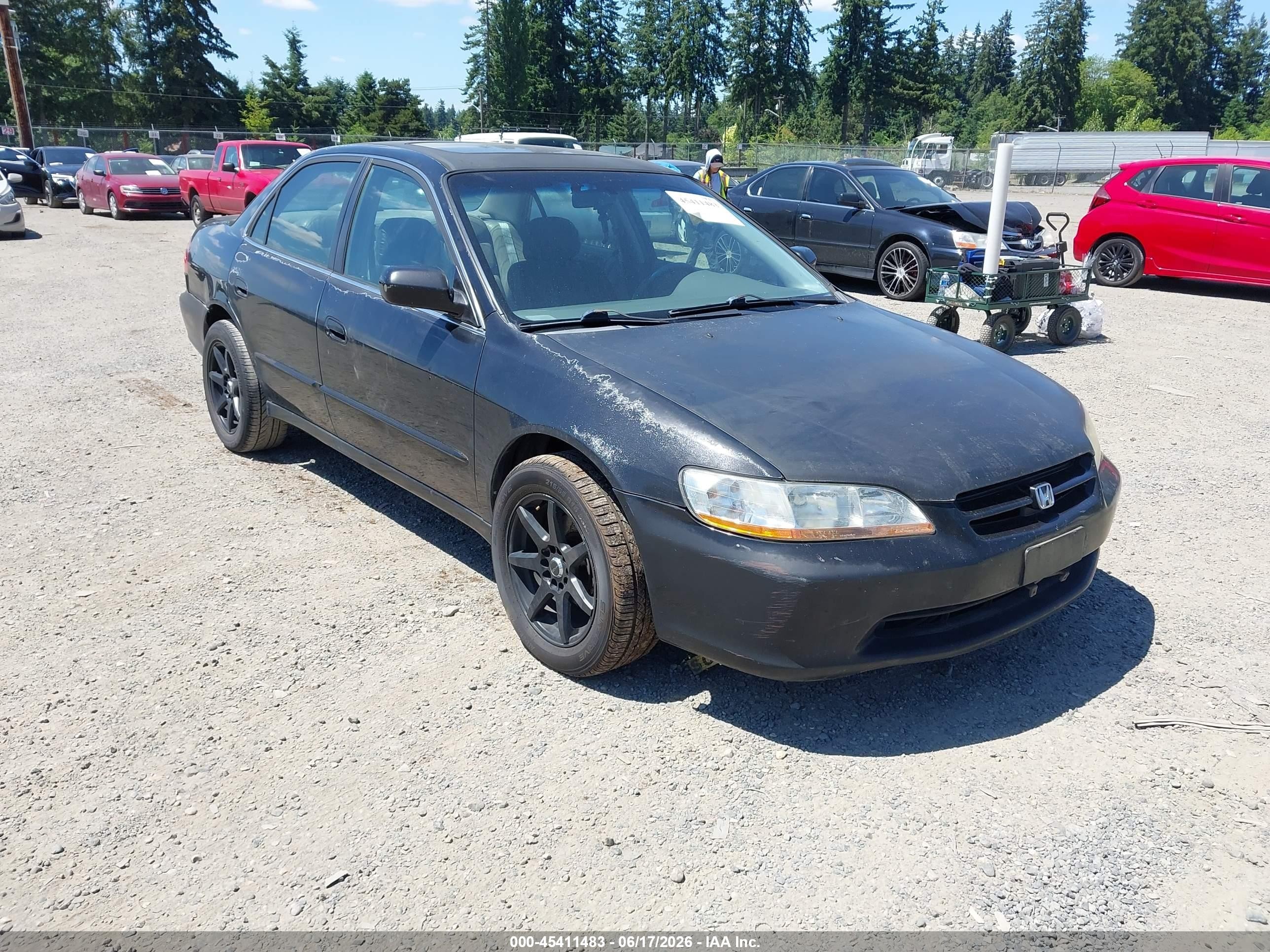 1HGCG1651WA005049