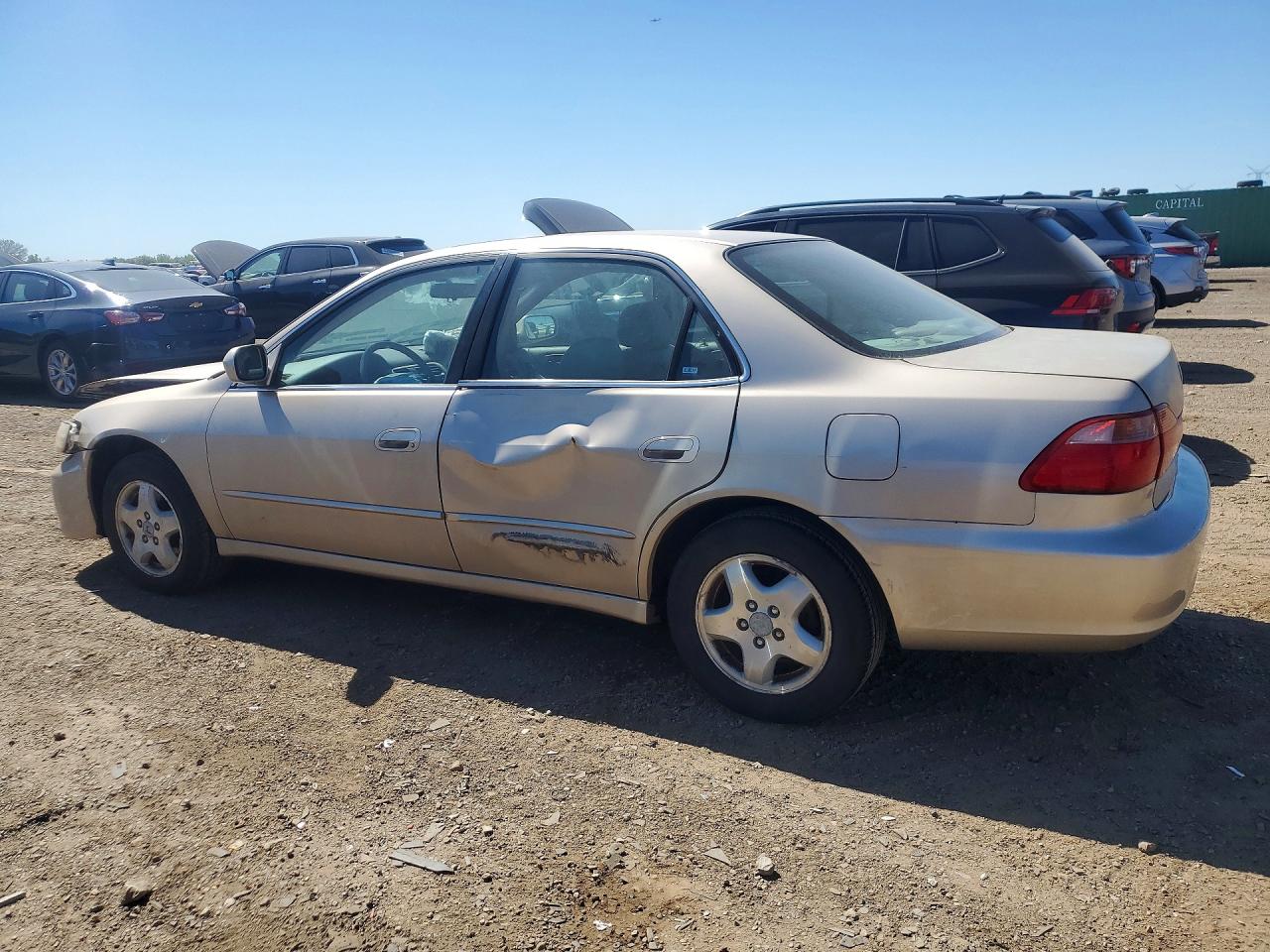 2000 Honda Accord Ex Gold vin: 1HGCG1651YA073905
