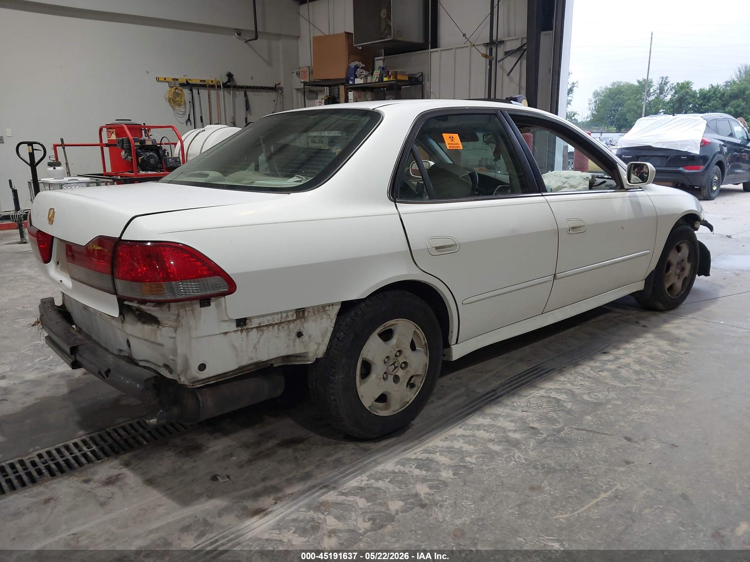 2002 Honda Accord 3.0 Ex White vin: 1HGCG16522A054206