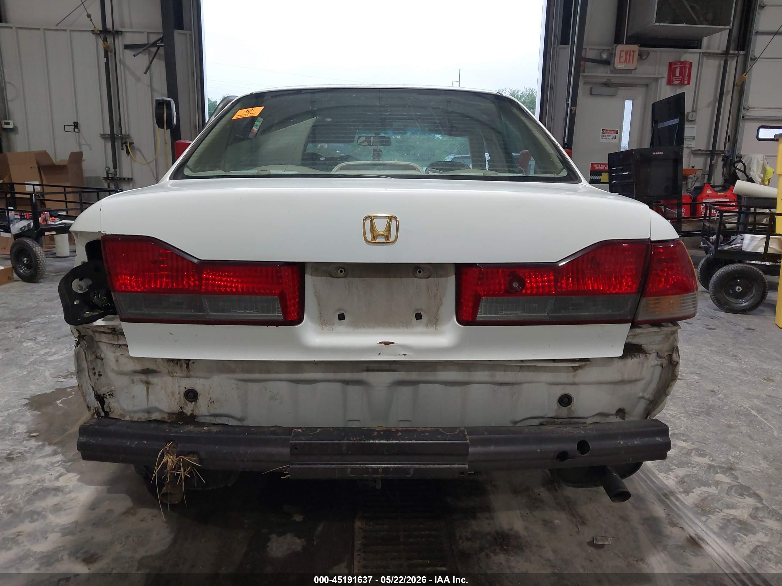2002 Honda Accord 3.0 Ex White vin: 1HGCG16522A054206