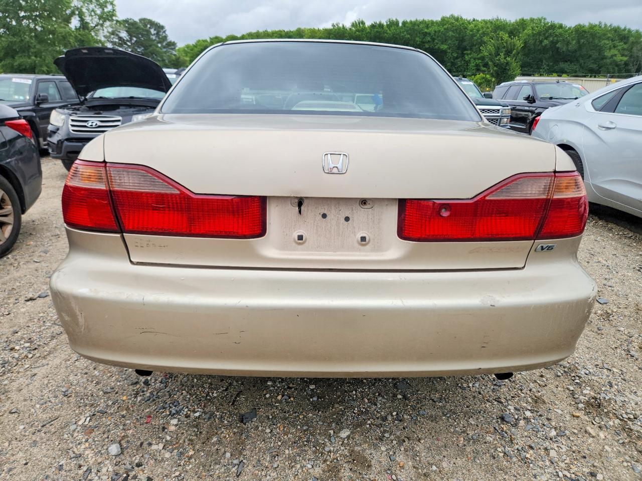 2000 Honda Accord Ex Gold vin: 1HGCG1653YA027007