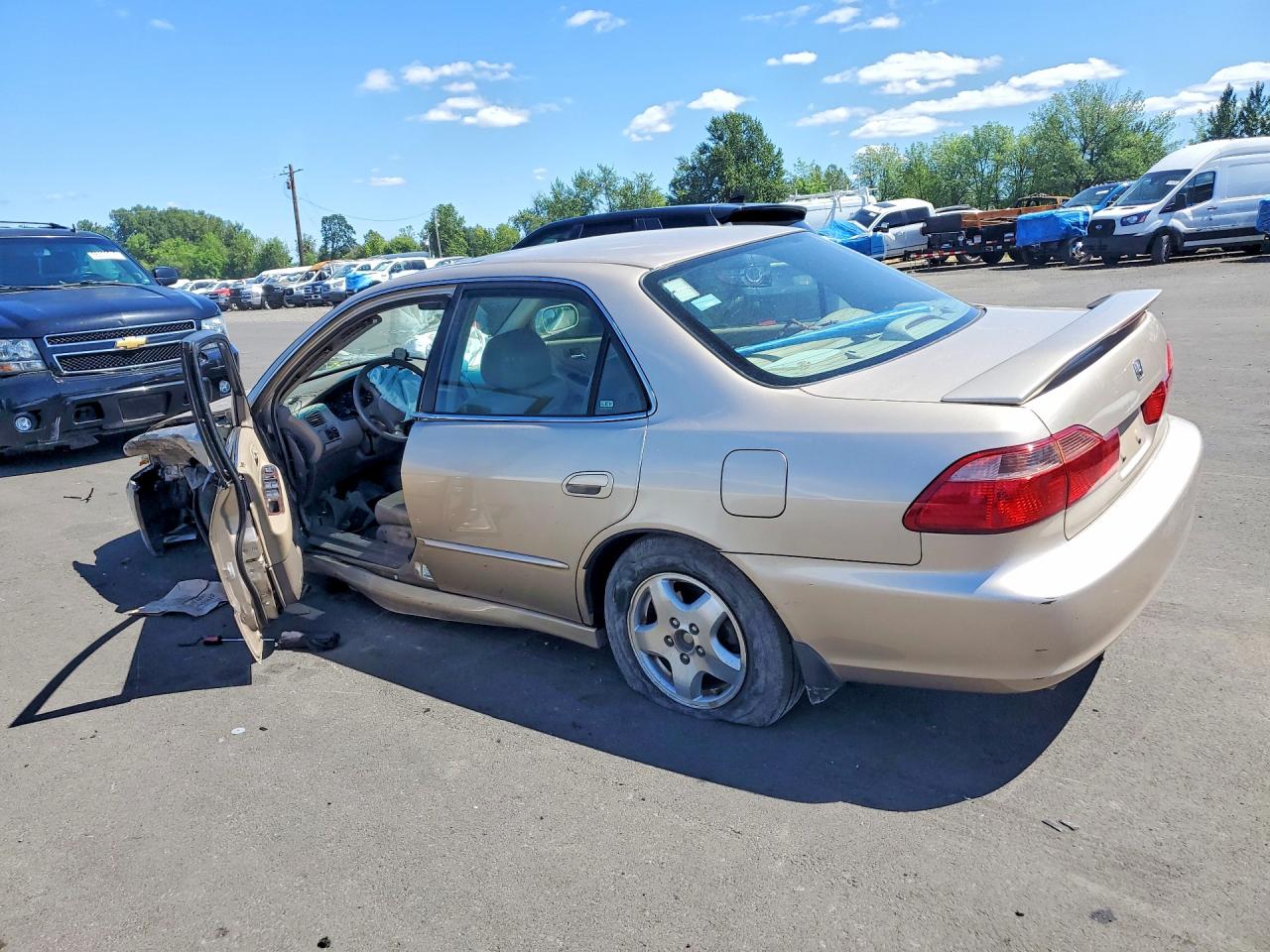 2000 Honda Accord Ex Gold vin: 1HGCG1653YA049511