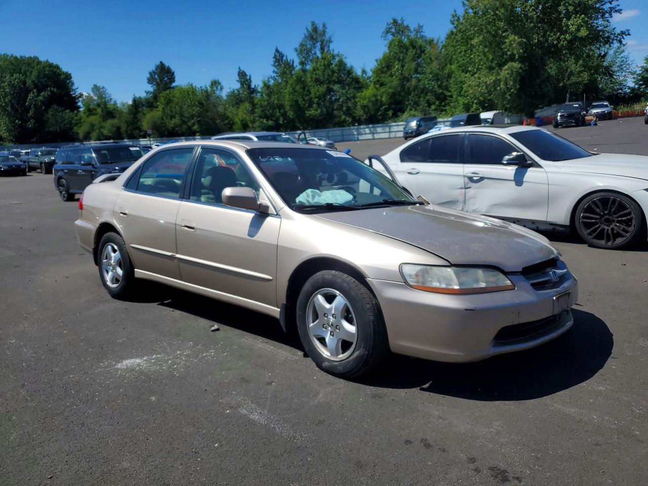 2000 Honda Accord Ex Gold vin: 1HGCG1653YA049511