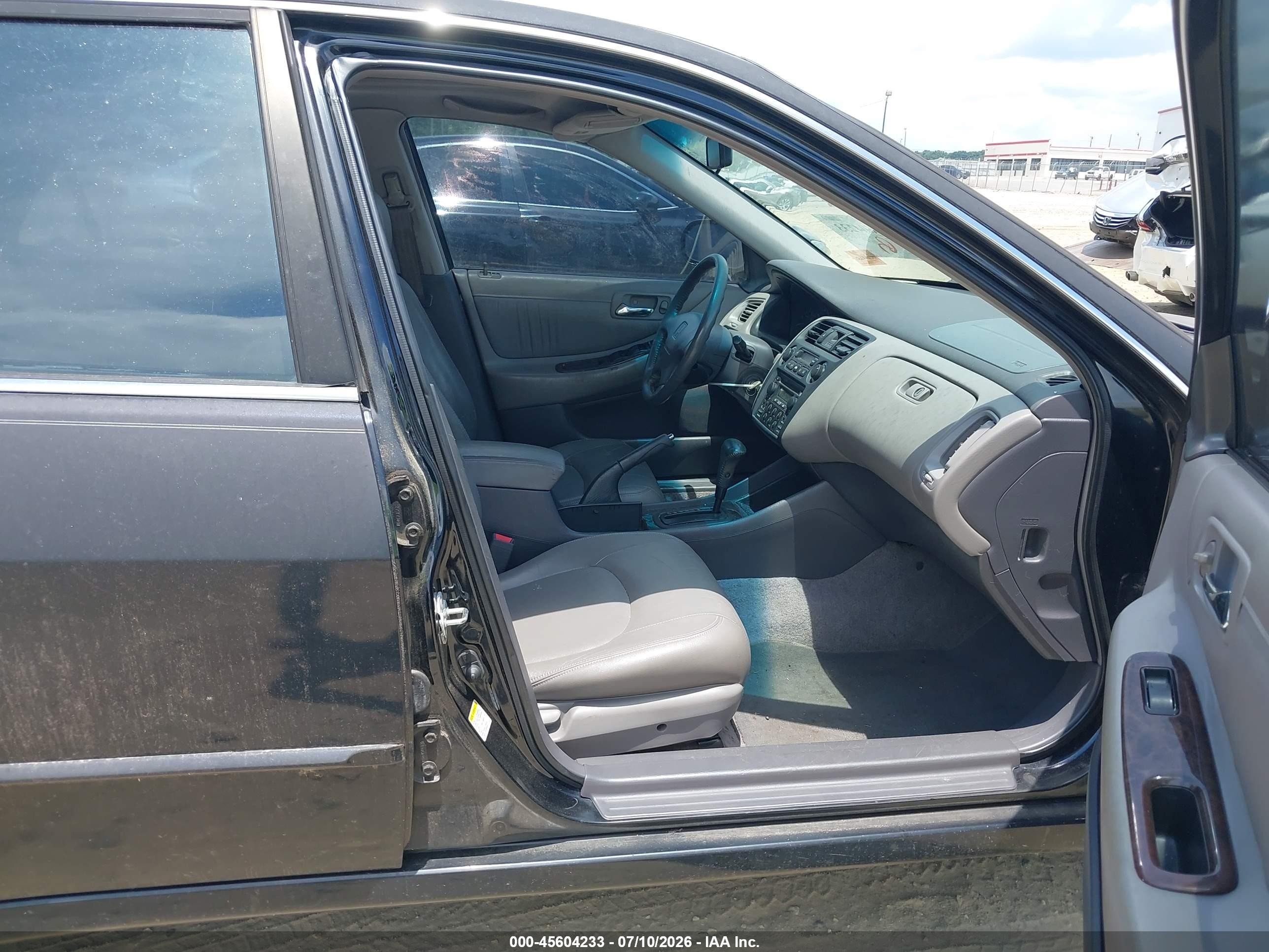 2000 Honda Accord 3.0 Ex Black vin: 1HGCG1653YA051453