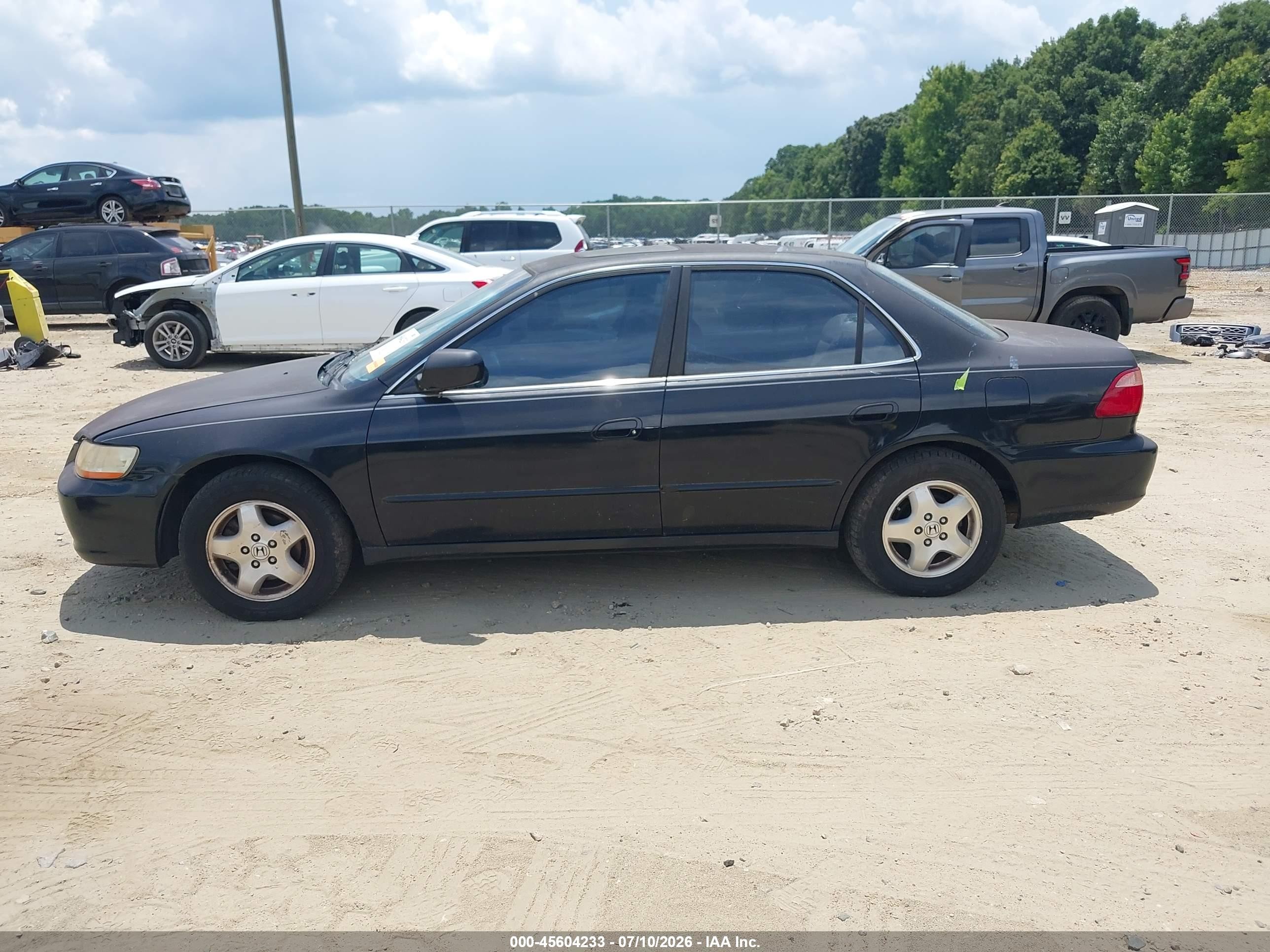 2000 Honda Accord 3.0 Ex Black vin: 1HGCG1653YA051453