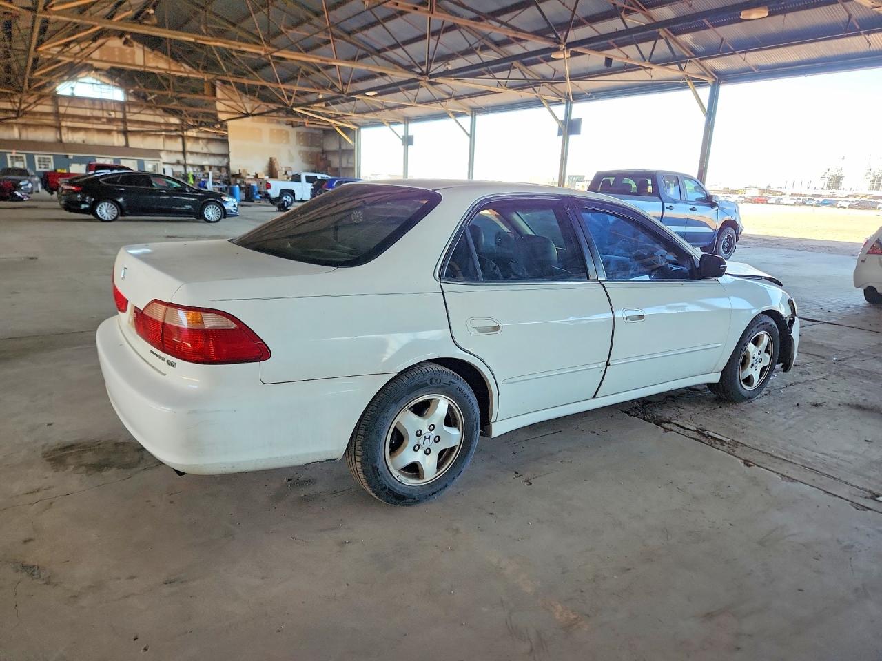 2000 Honda Accord Ex White vin: 1HGCG1653YA056667