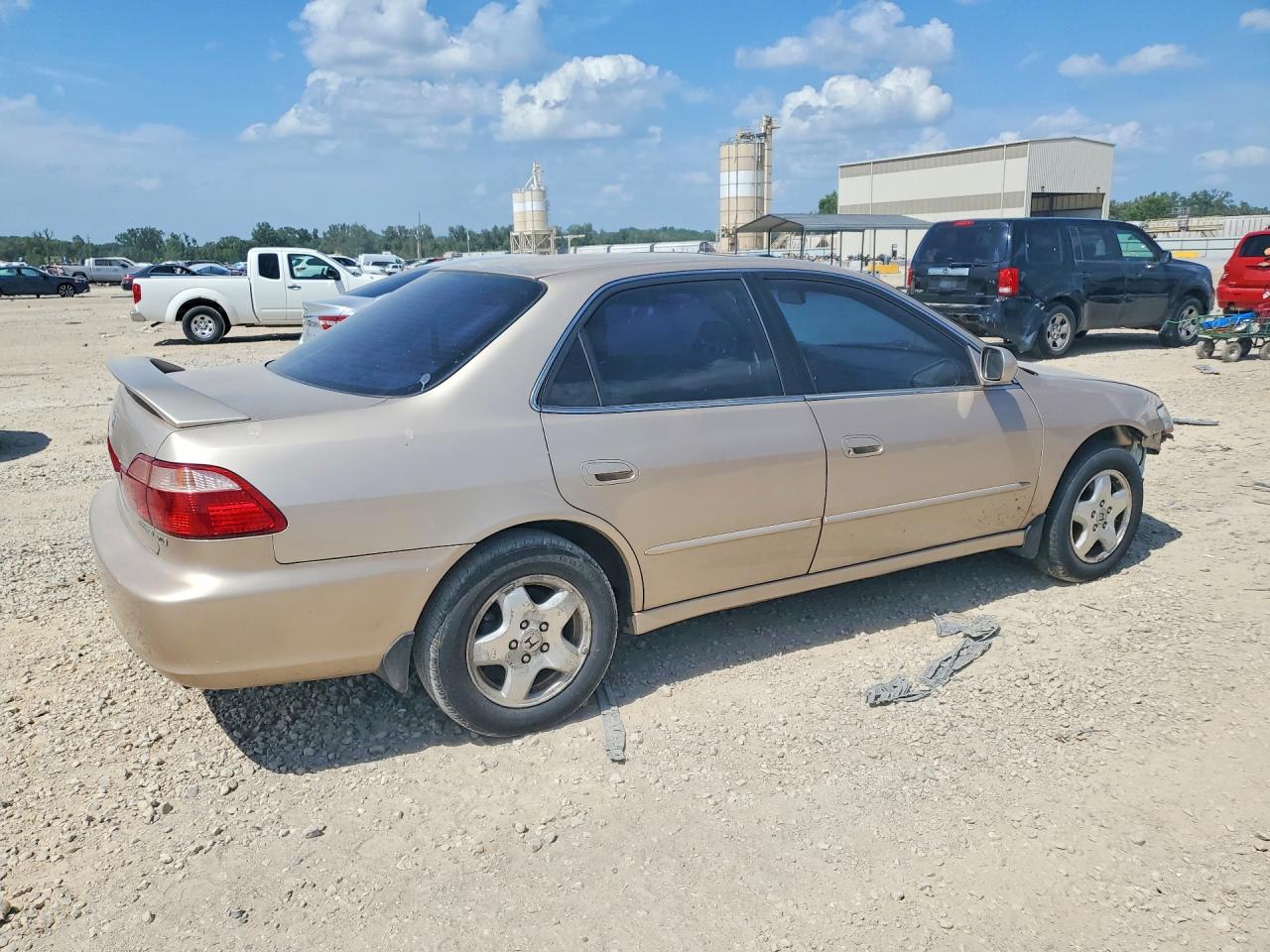 2000 Honda Accord Ex Gold vin: 1HGCG1653YA059505
