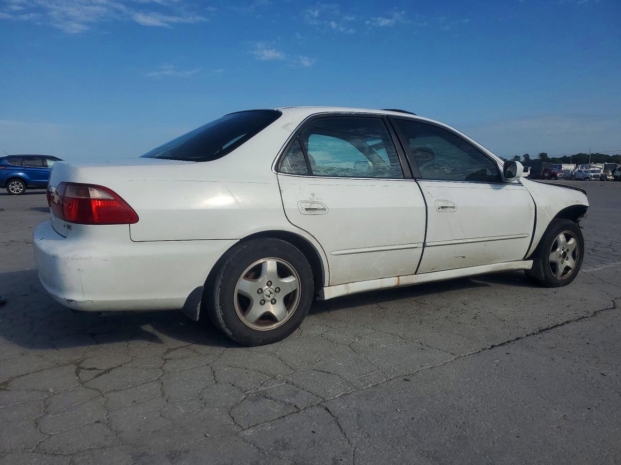 2000 Honda Accord Ex White vin: 1HGCG1653YA065899