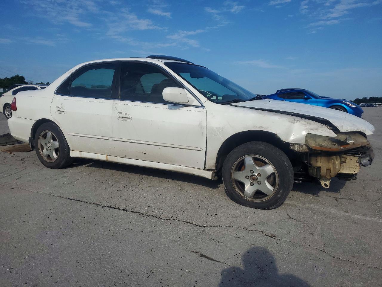 2000 Honda Accord Ex White vin: 1HGCG1653YA065899