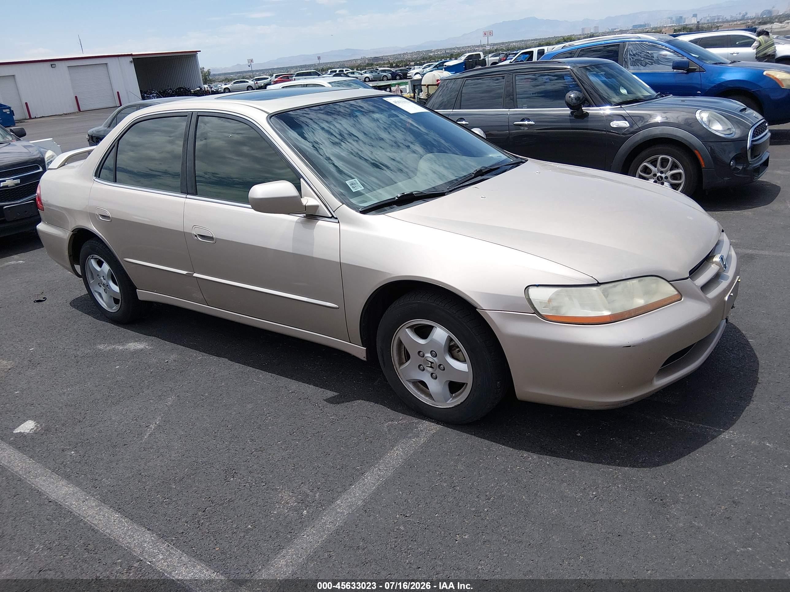 2000 Honda Accord 3.0 Ex Gold vin: 1HGCG1653YA067460