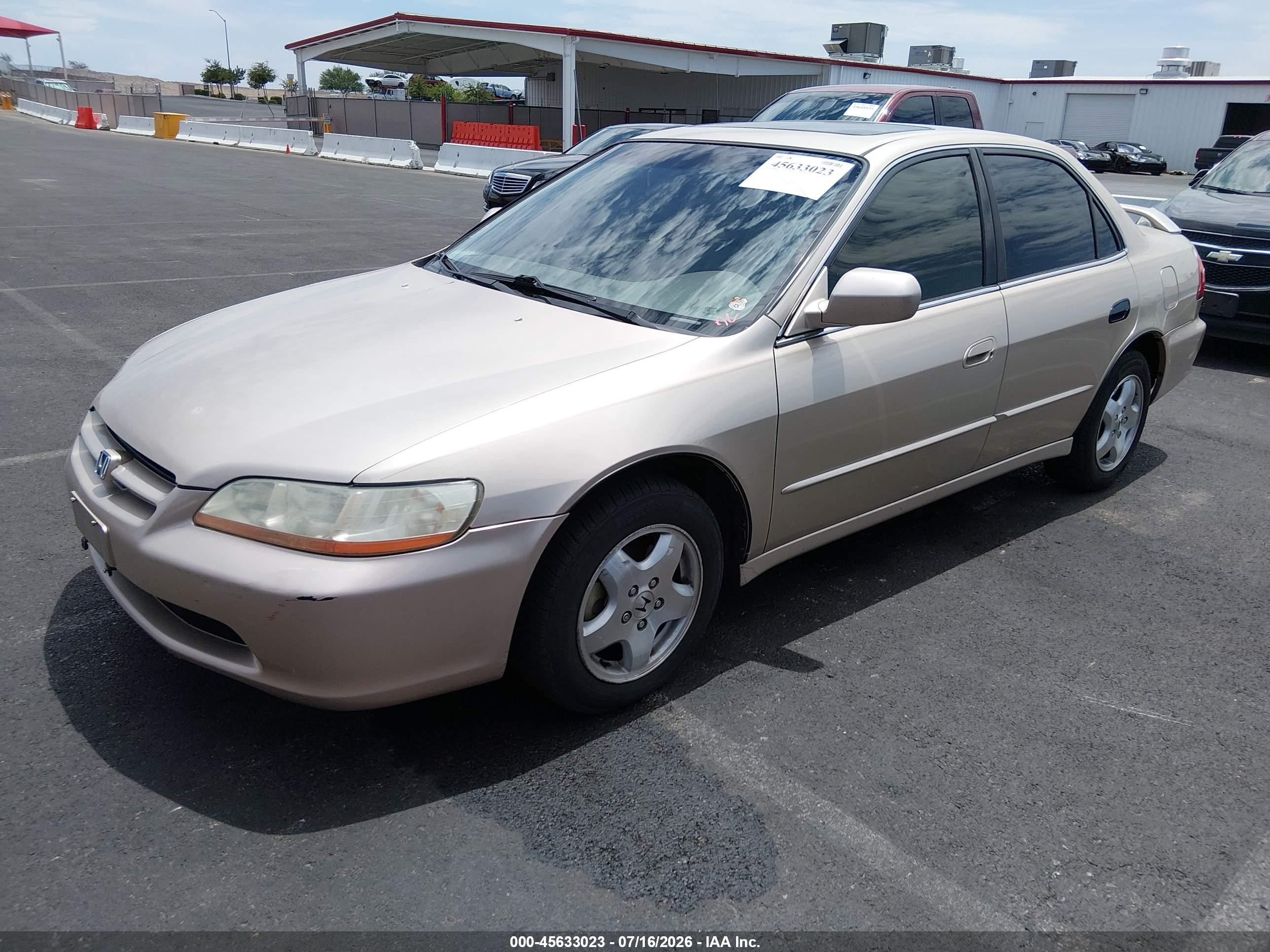 2000 Honda Accord 3.0 Ex Gold vin: 1HGCG1653YA067460