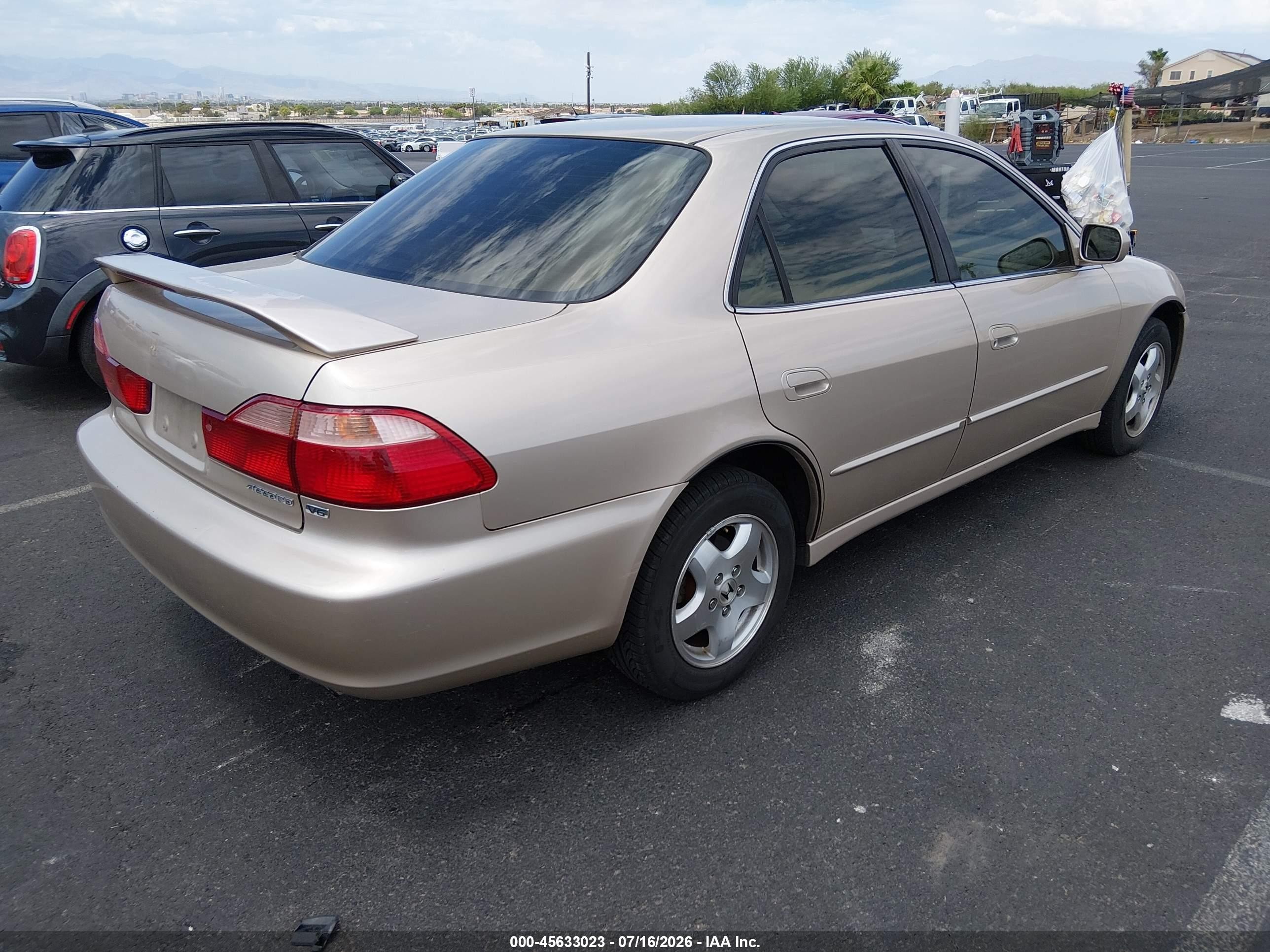 2000 Honda Accord 3.0 Ex Gold vin: 1HGCG1653YA067460