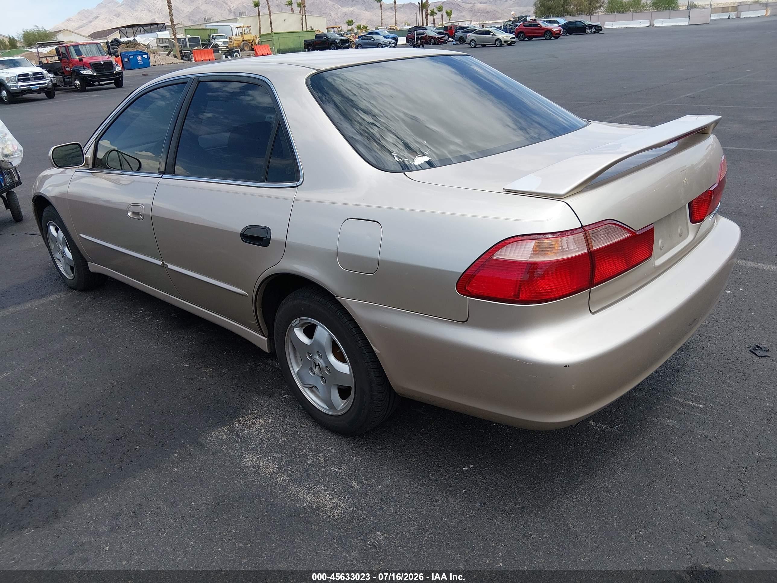 2000 Honda Accord 3.0 Ex Gold vin: 1HGCG1653YA067460