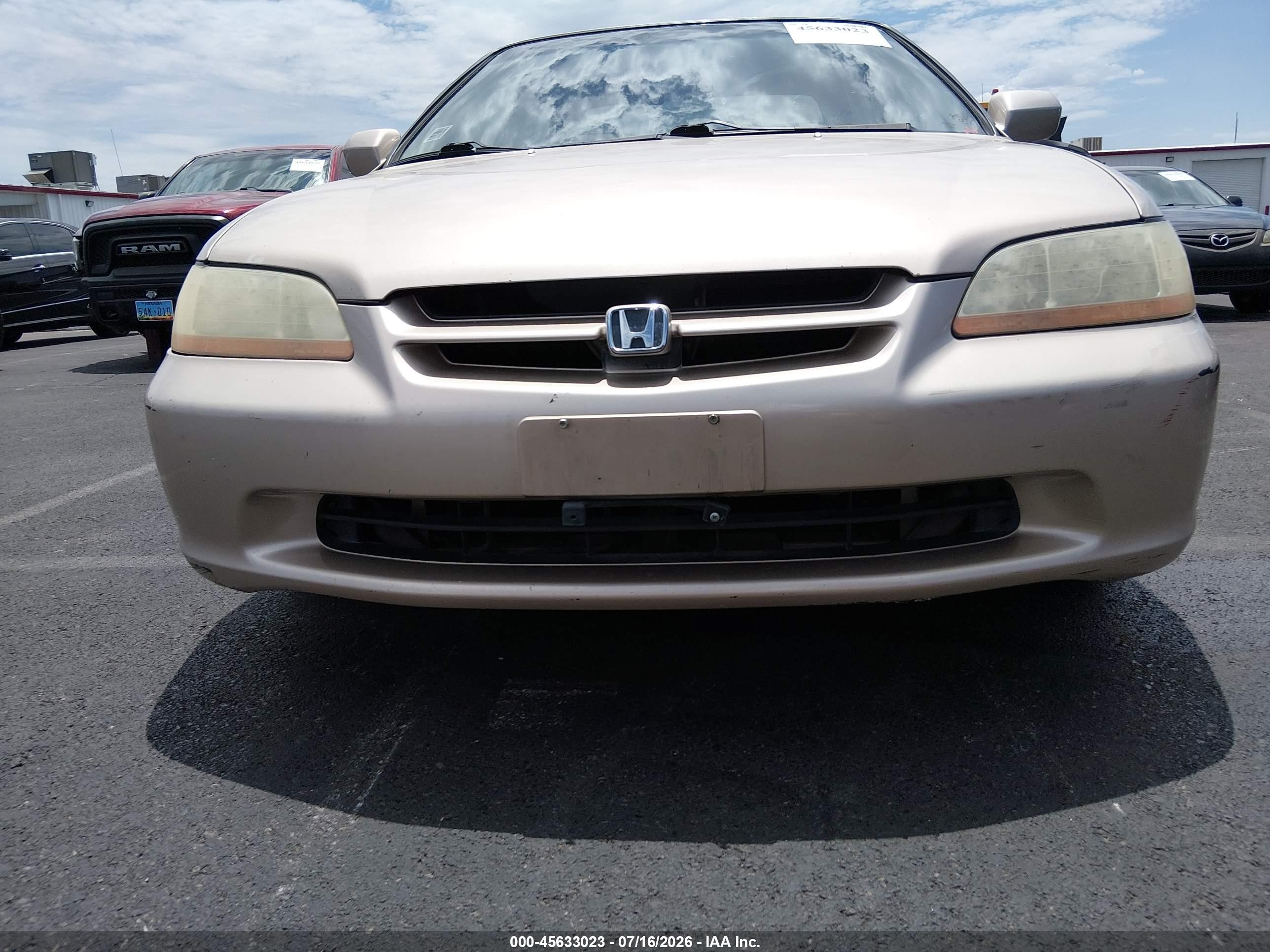 2000 Honda Accord 3.0 Ex Gold vin: 1HGCG1653YA067460