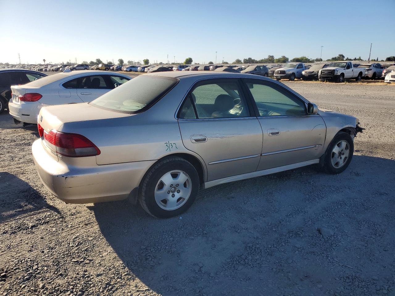 2001 Honda Accord Ex Tan vin: 1HGCG16541A008892