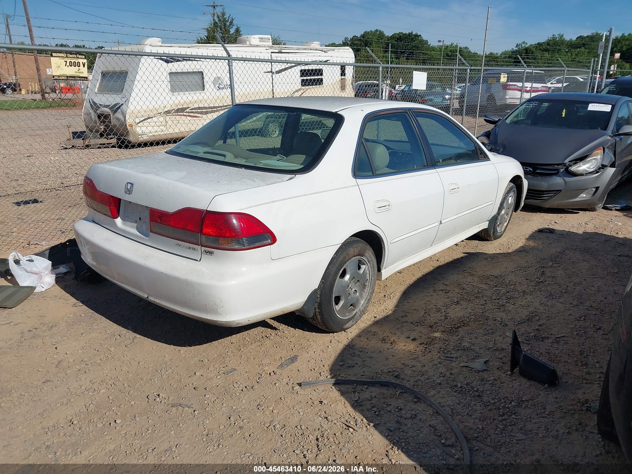 2001 Honda Accord 3.0 Ex White vin: 1HGCG16541A031721