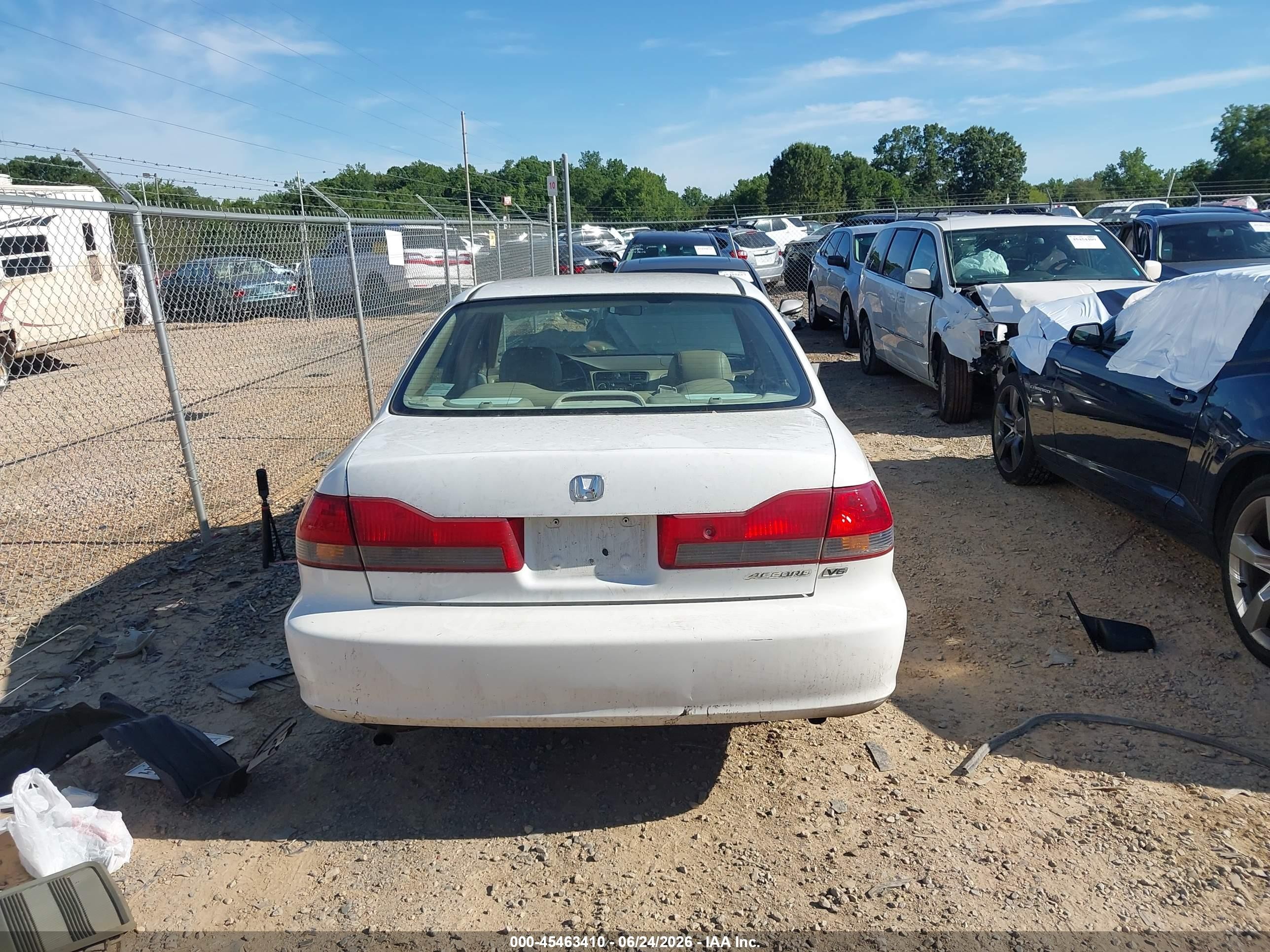 2001 Honda Accord 3.0 Ex White vin: 1HGCG16541A031721