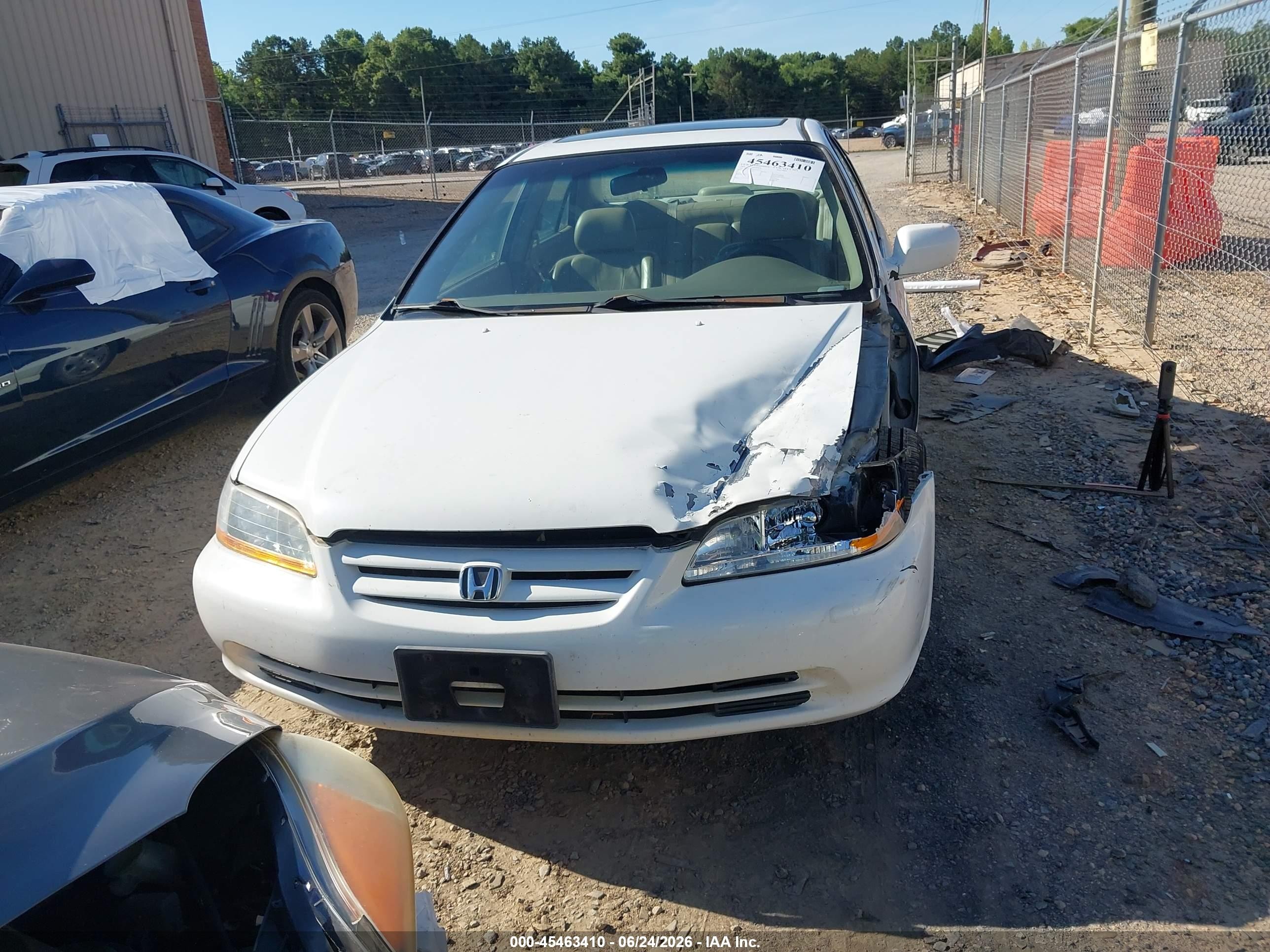2001 Honda Accord 3.0 Ex White vin: 1HGCG16541A031721