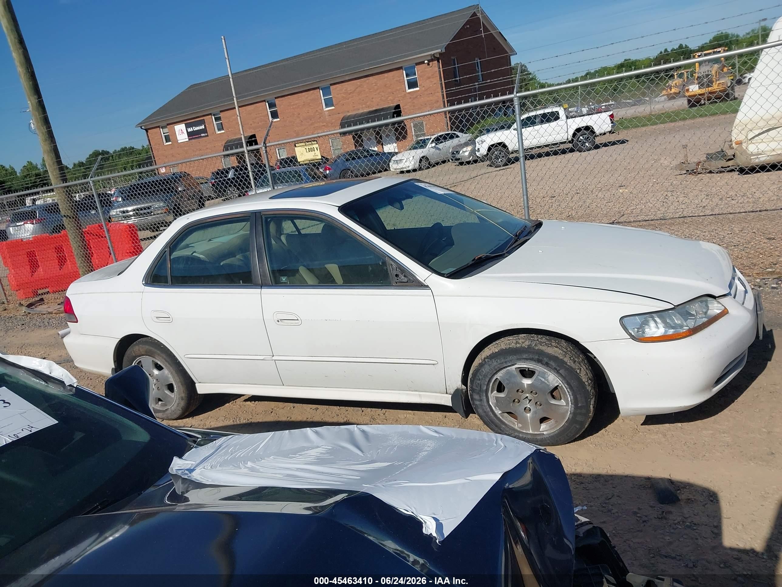 2001 Honda Accord 3.0 Ex White vin: 1HGCG16541A031721