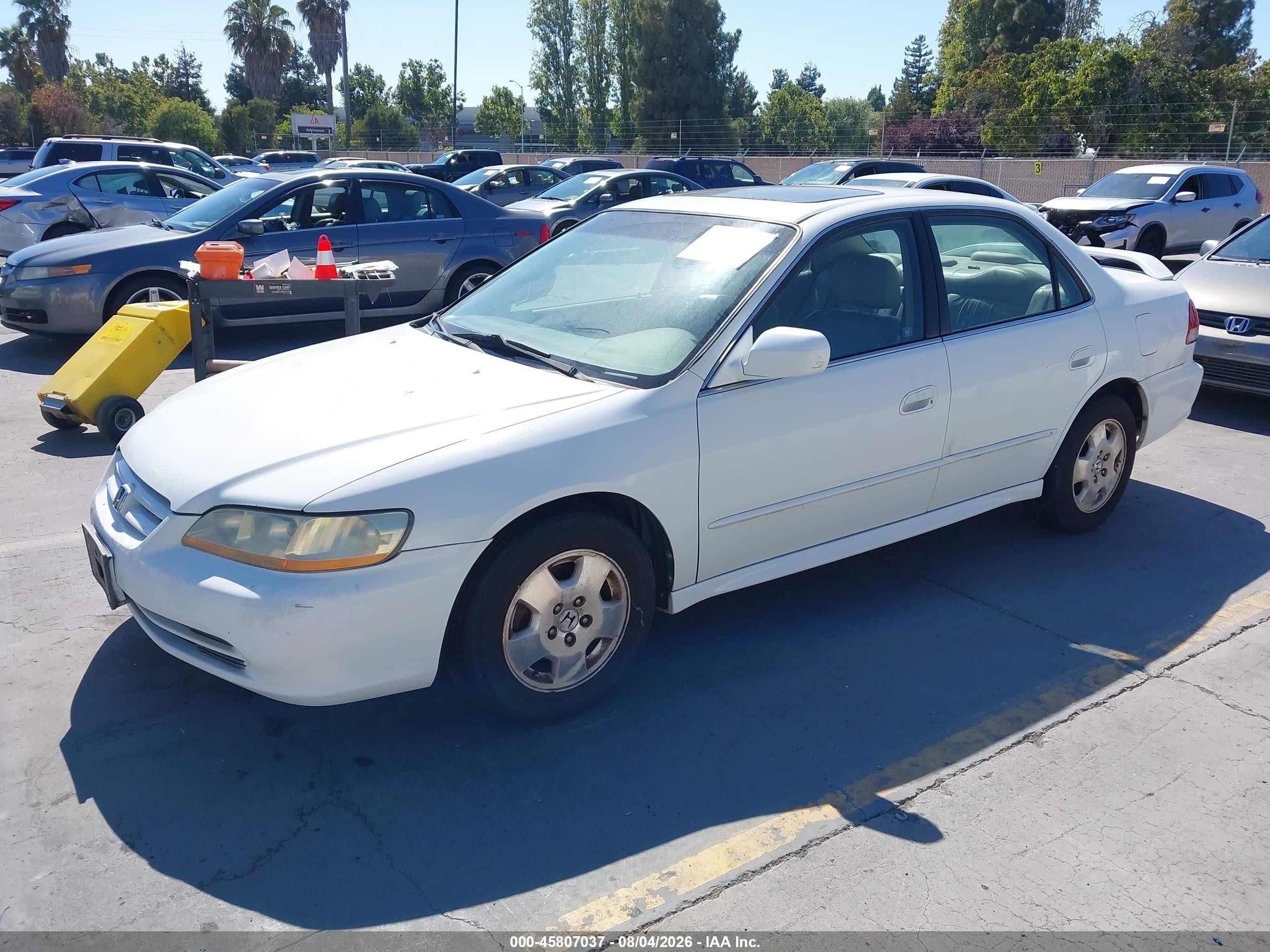 2001 Honda Accord 3.0 Ex White vin: 1HGCG16541A053525