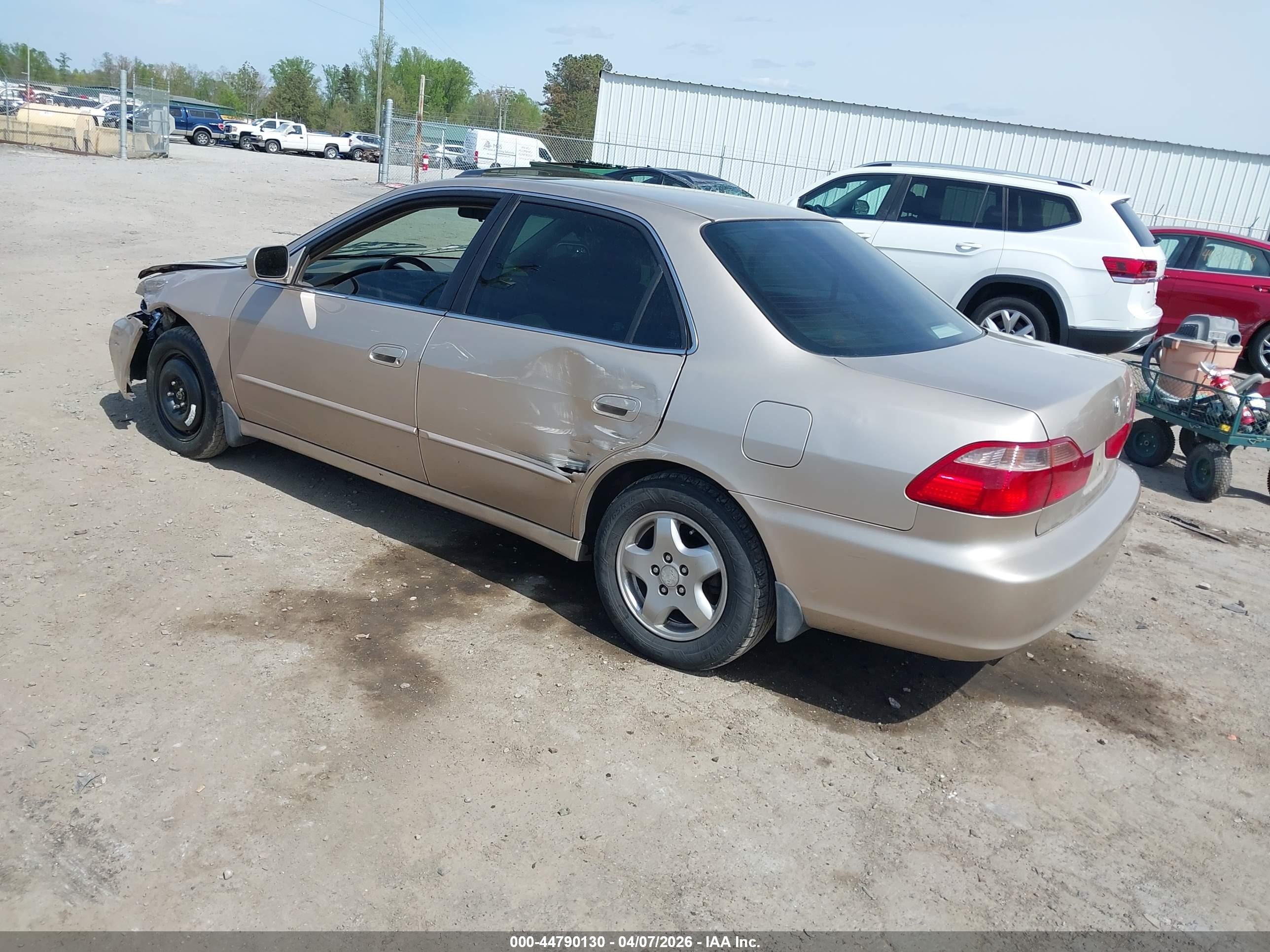 2000 Honda Accord 3.0 Ex Gold vin: 1HGCG1654YA090147
