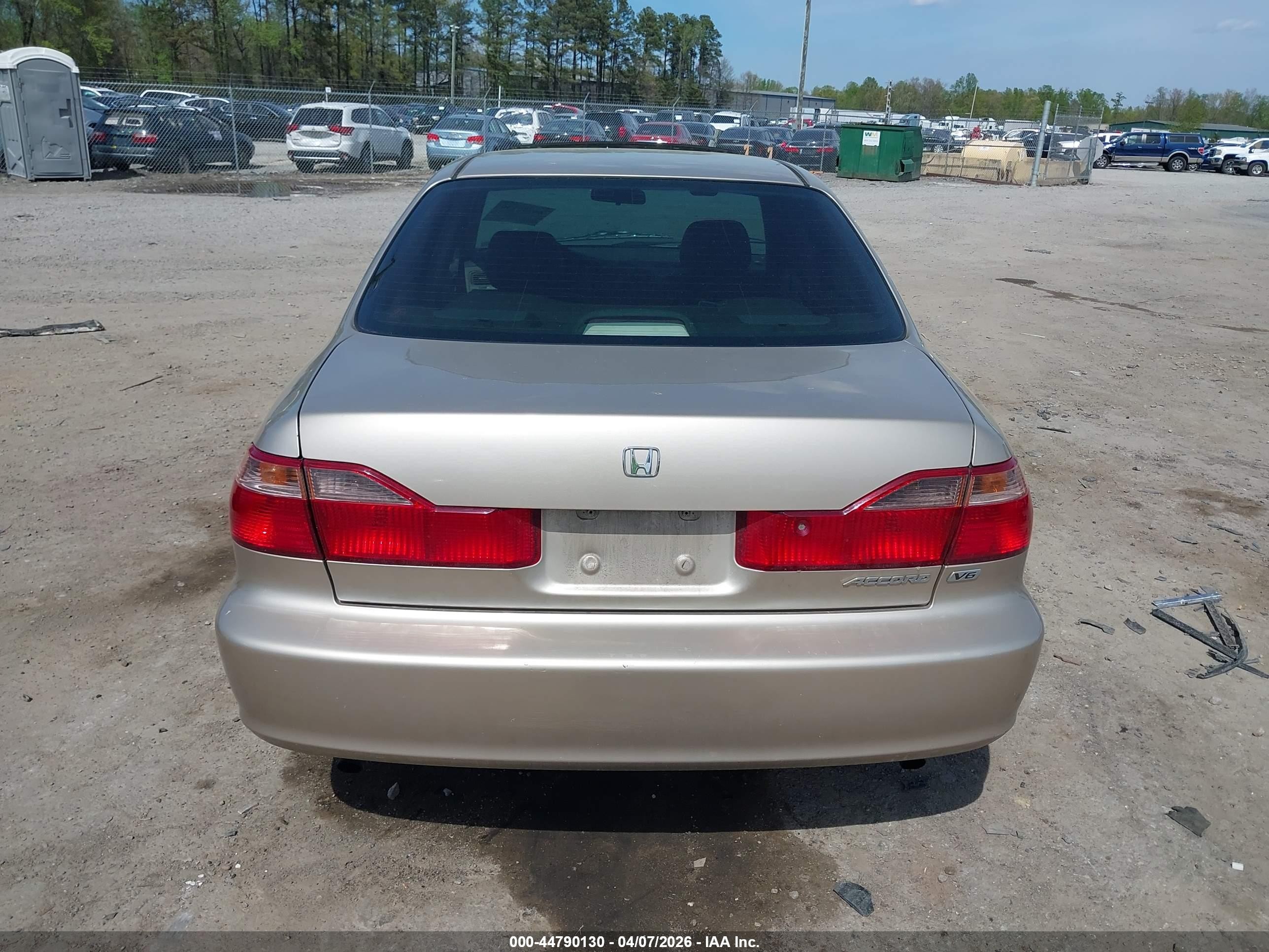 2000 Honda Accord 3.0 Ex Gold vin: 1HGCG1654YA090147