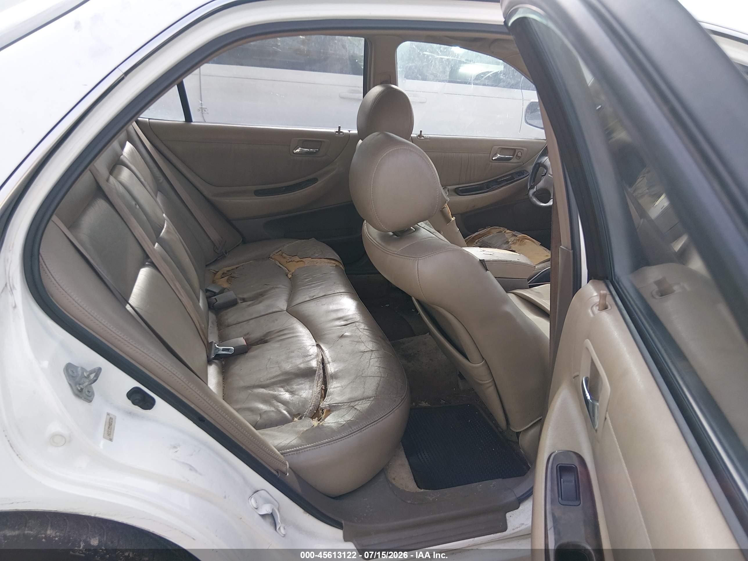 2000 Honda Accord 3.0 Ex White vin: 1HGCG1655YA052720