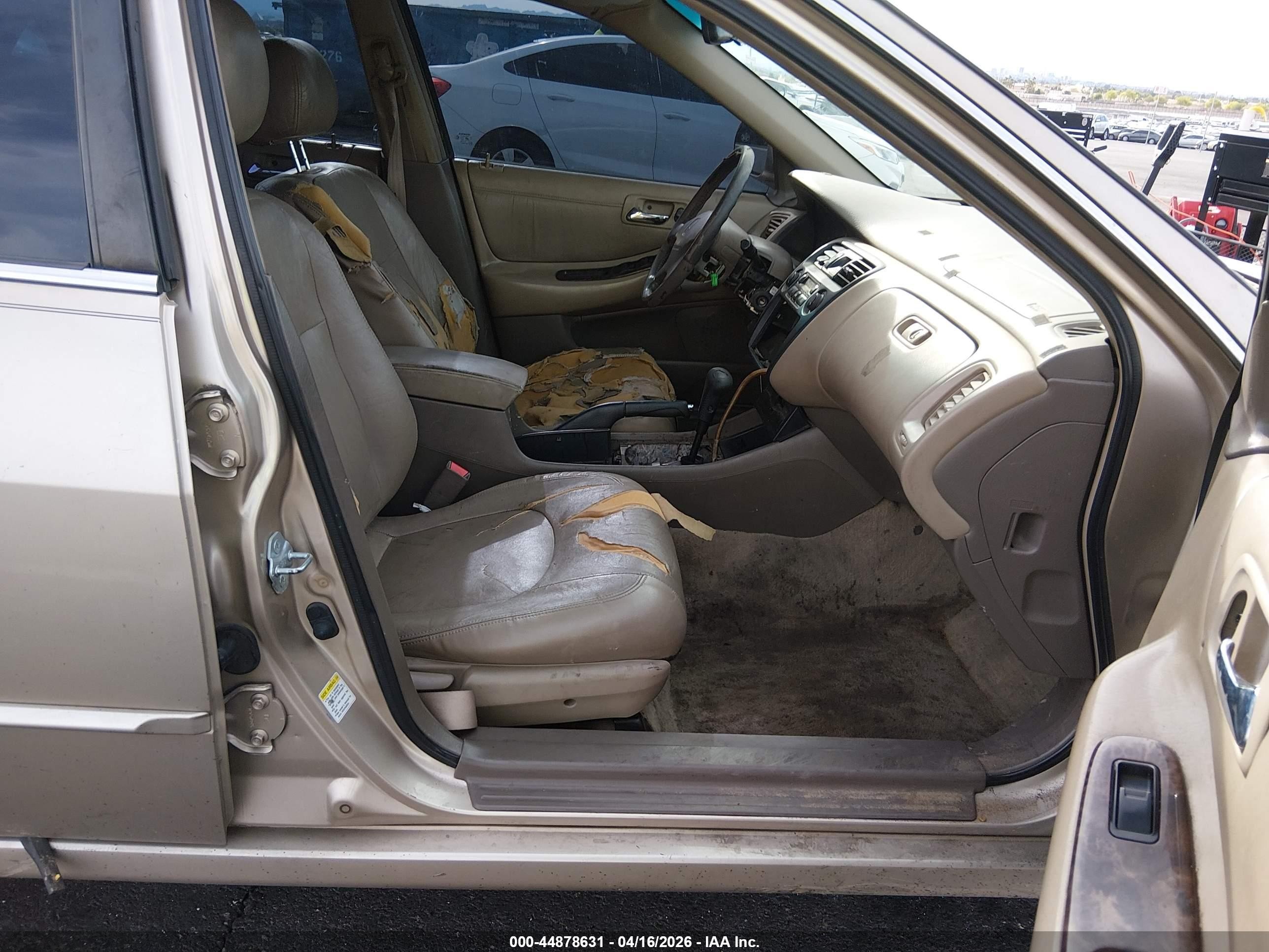 2000 Honda Accord 3.0 Ex Gold vin: 1HGCG1655YA067072