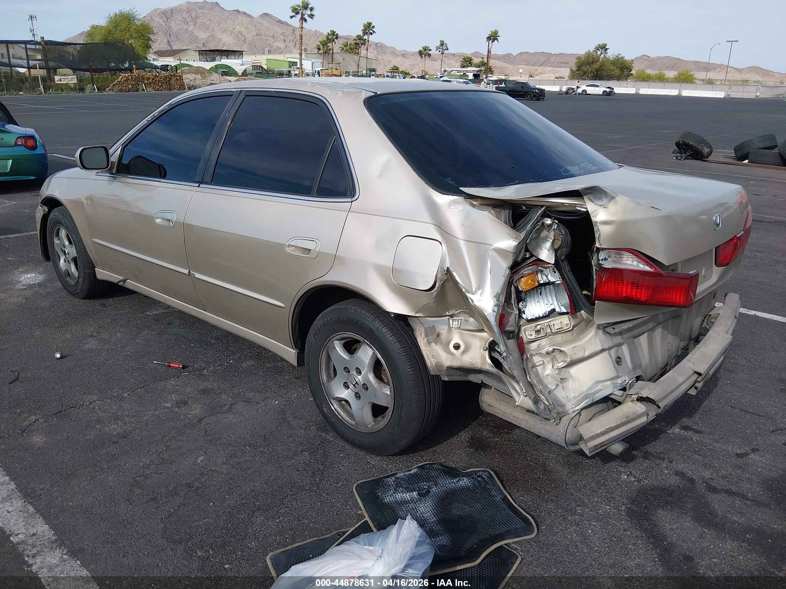 2000 Honda Accord 3.0 Ex Gold vin: 1HGCG1655YA067072