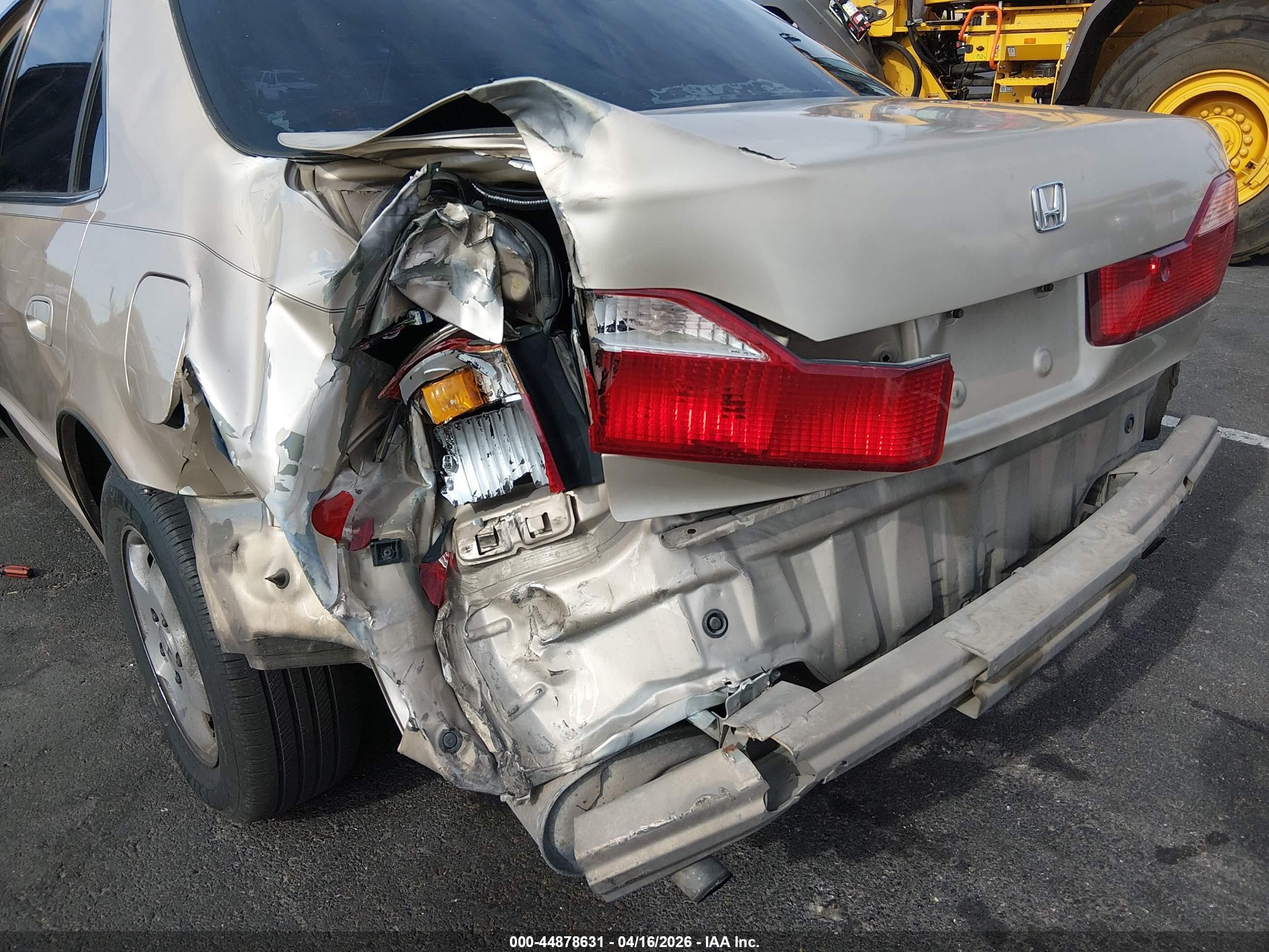 2000 Honda Accord 3.0 Ex Gold vin: 1HGCG1655YA067072