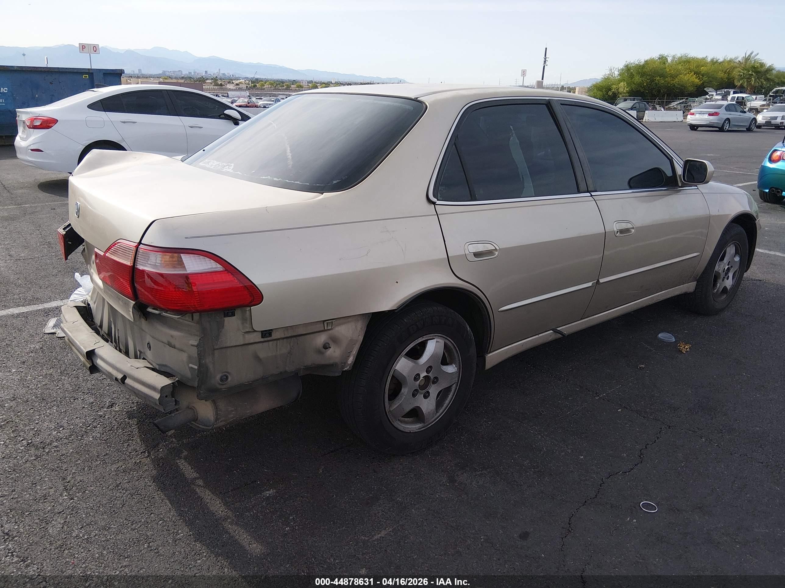 2000 Honda Accord 3.0 Ex Gold vin: 1HGCG1655YA067072