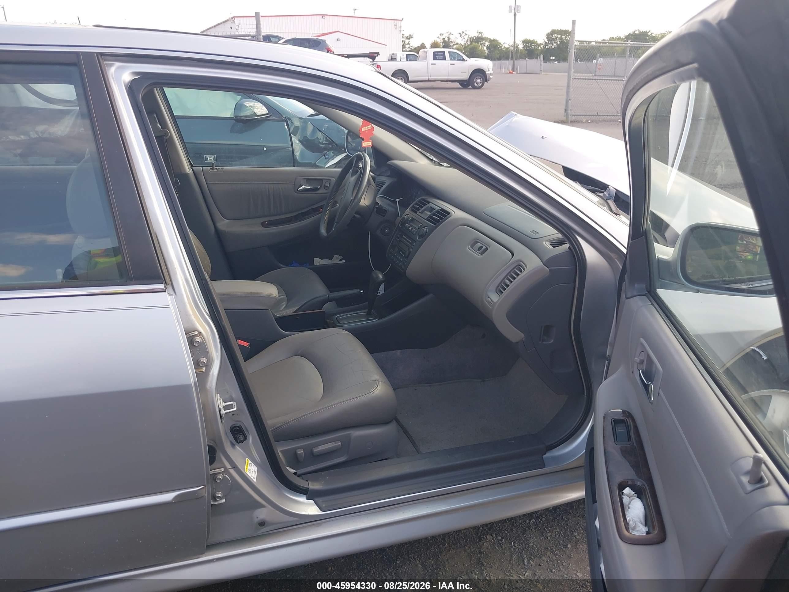 2001 Honda Accord 3.0 Ex Silver vin: 1HGCG16561A035365