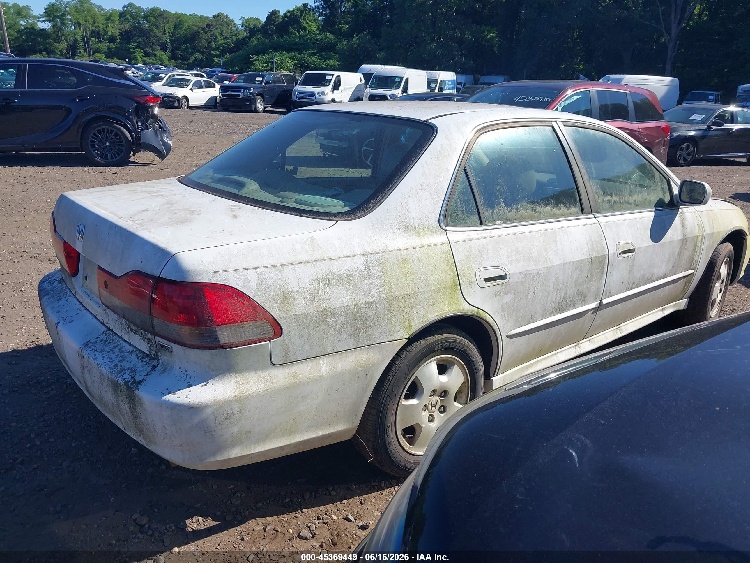 2002 Honda Accord Ex White vin: 1HGCG16562A001038