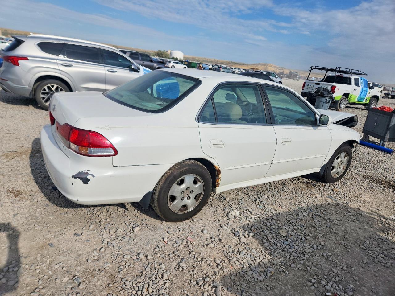 2002 Honda Accord Ex White vin: 1HGCG16562A012279