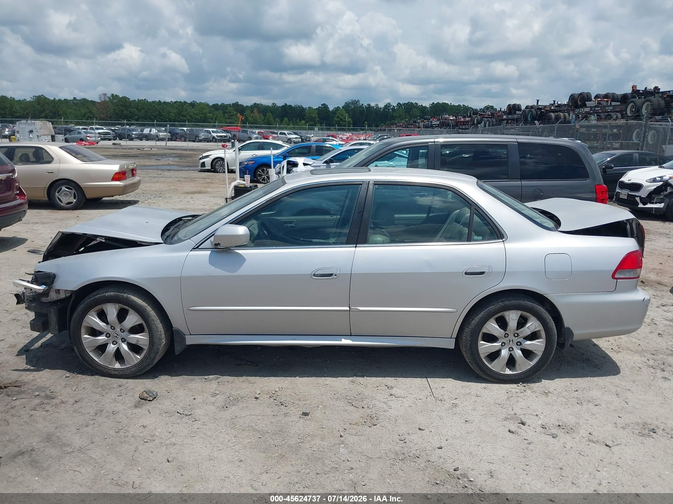 2002 Honda Accord 3.0 Ex Silver vin: 1HGCG16562A044424