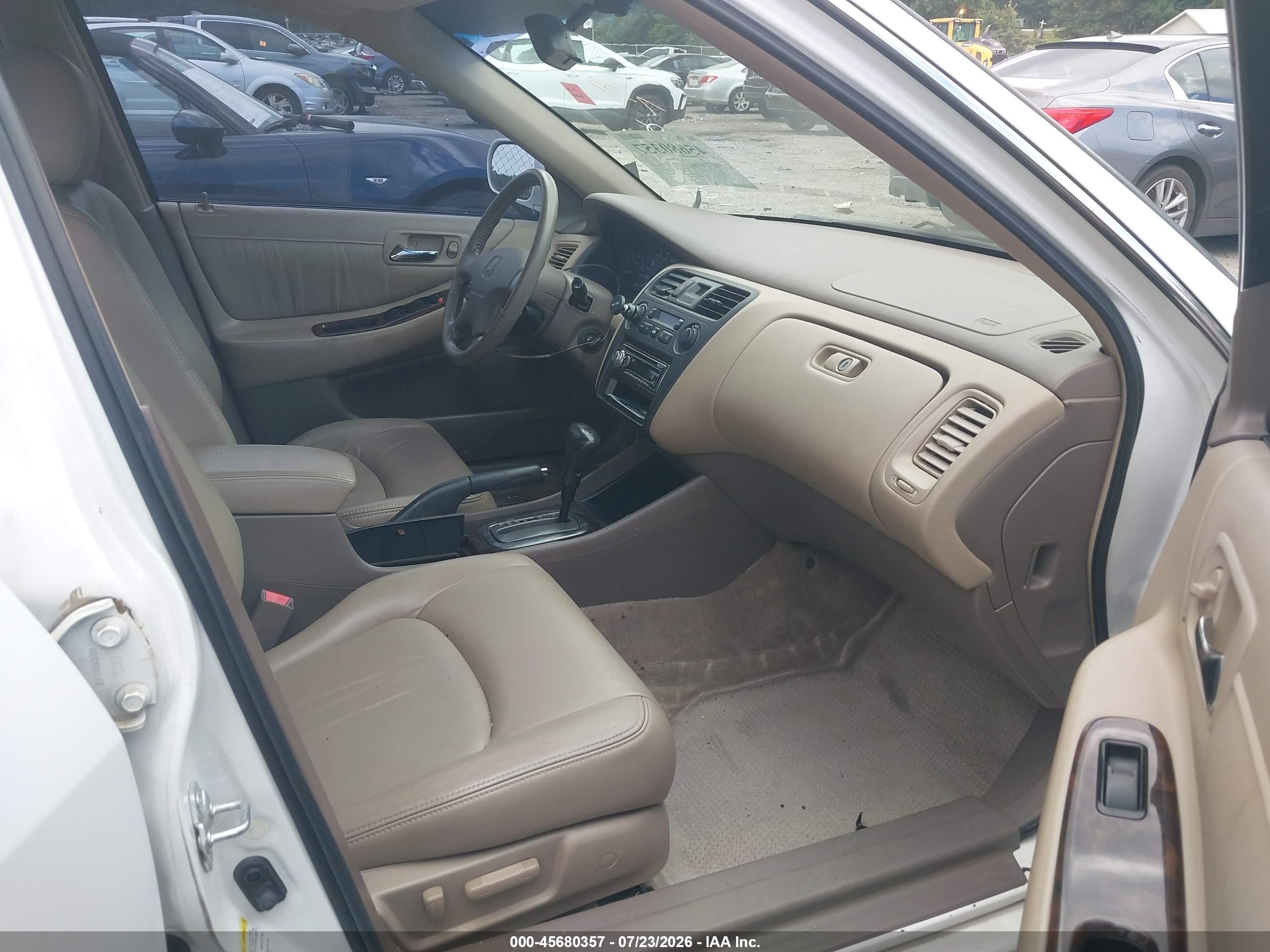 2002 Honda Accord 3.0 Ex Белый vin: 1HGCG16562A080632