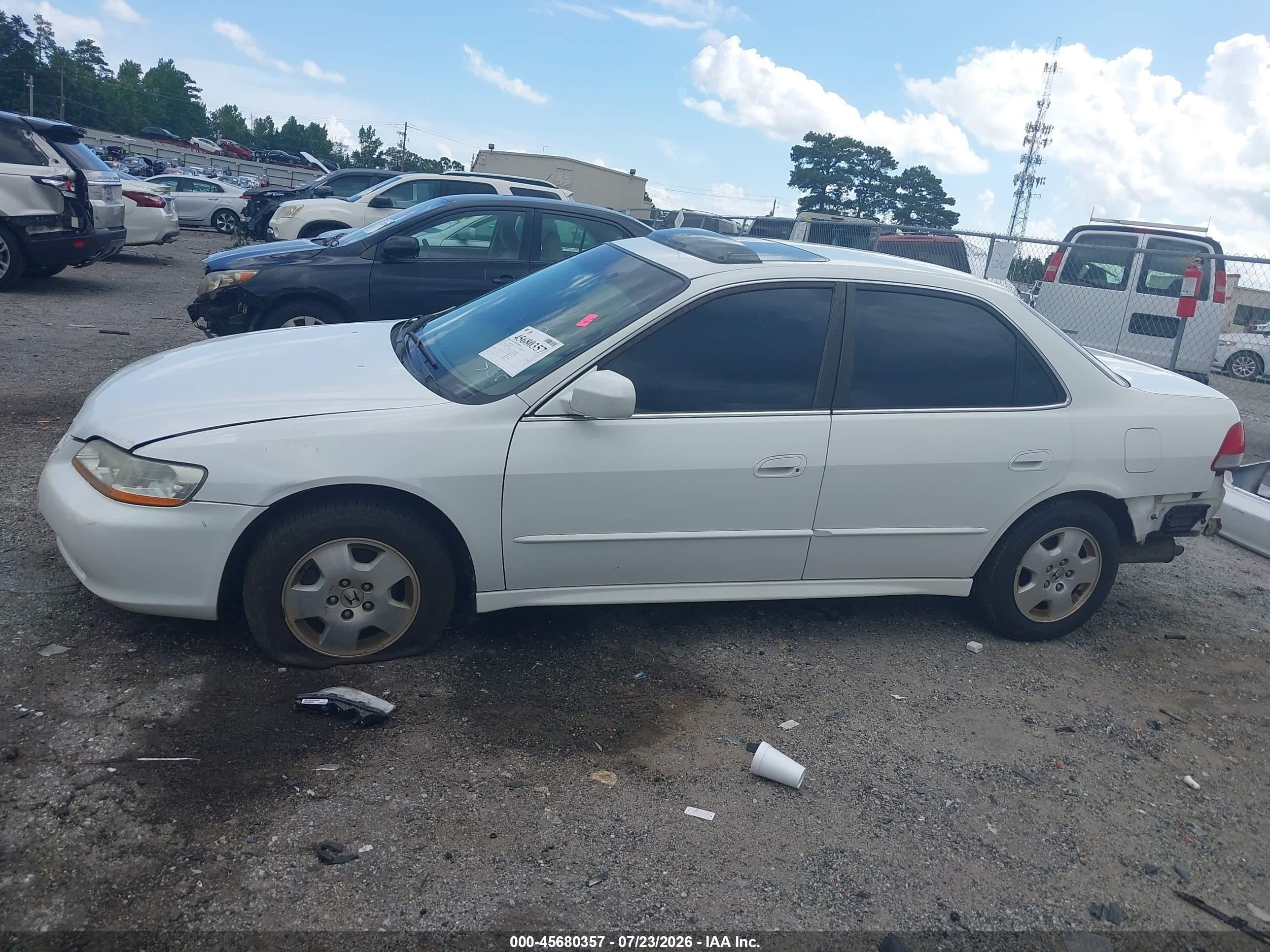 2002 Honda Accord 3.0 Ex Белый vin: 1HGCG16562A080632