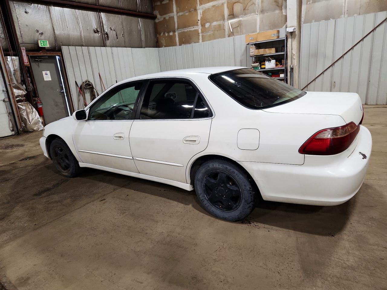 1998 Honda Accord Ex White vin: 1HGCG1656WA031274