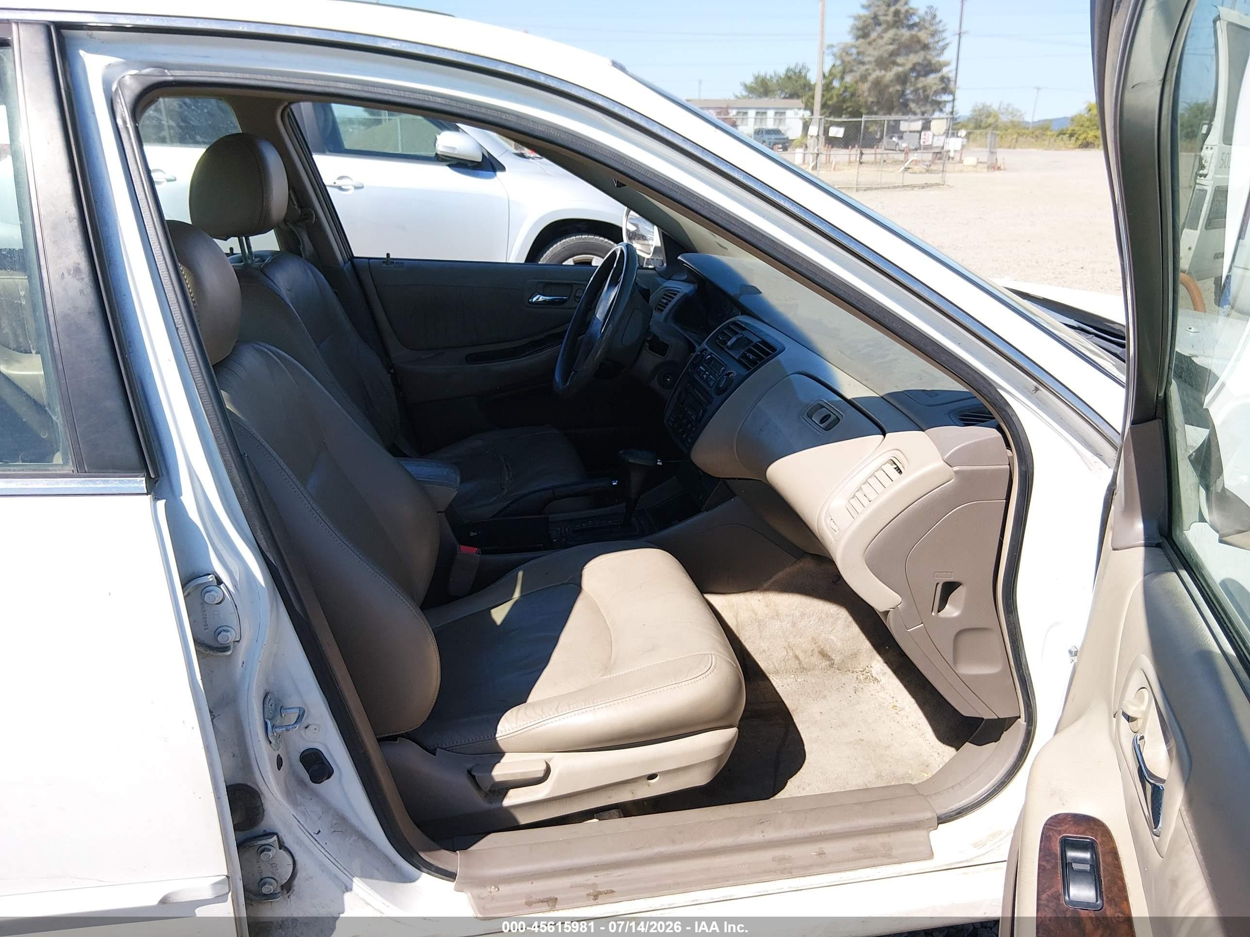 1998 Honda Accord Ex V6 Белый vin: 1HGCG1656WA046762