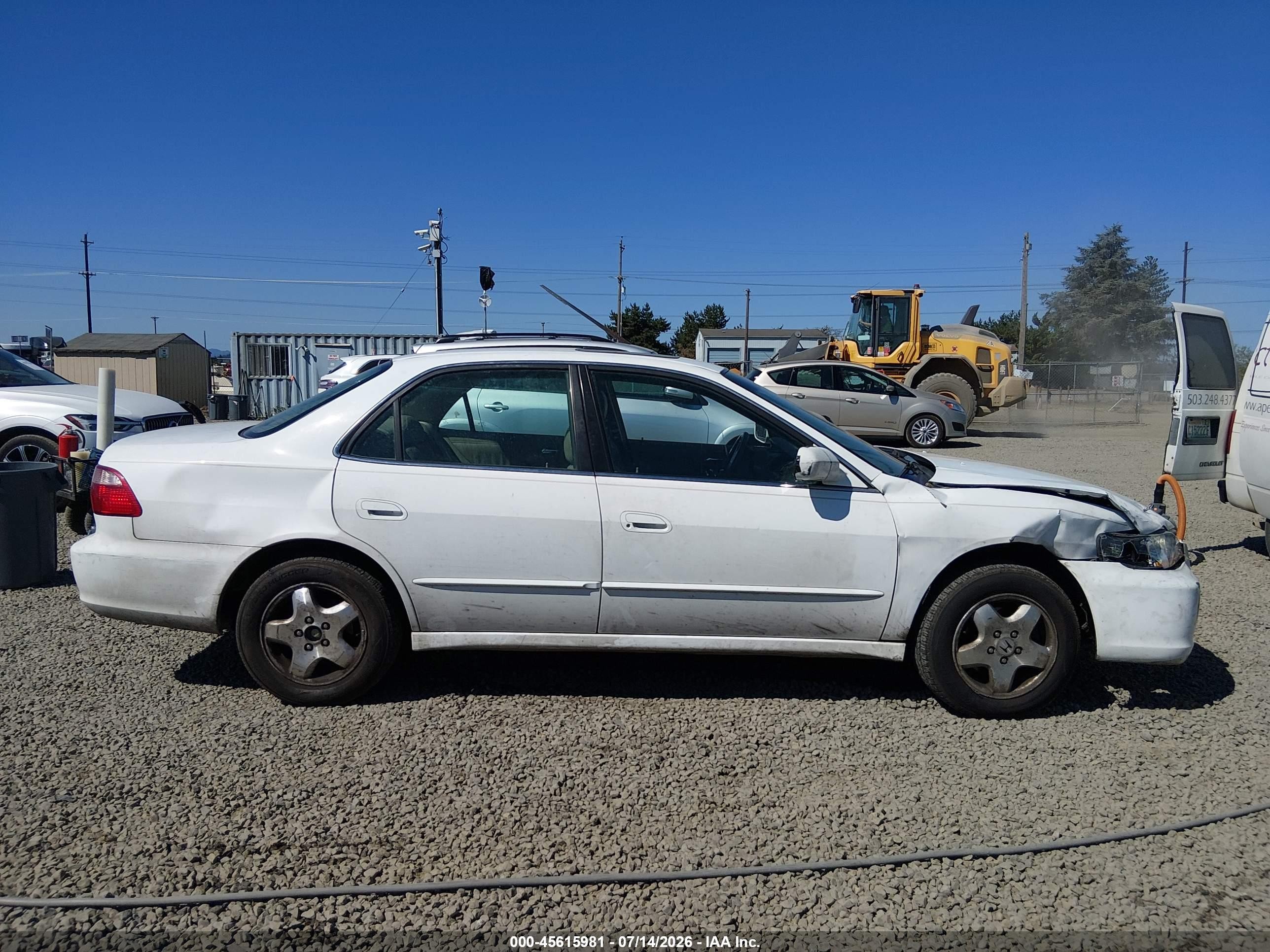 1998 Honda Accord Ex V6 Белый vin: 1HGCG1656WA046762