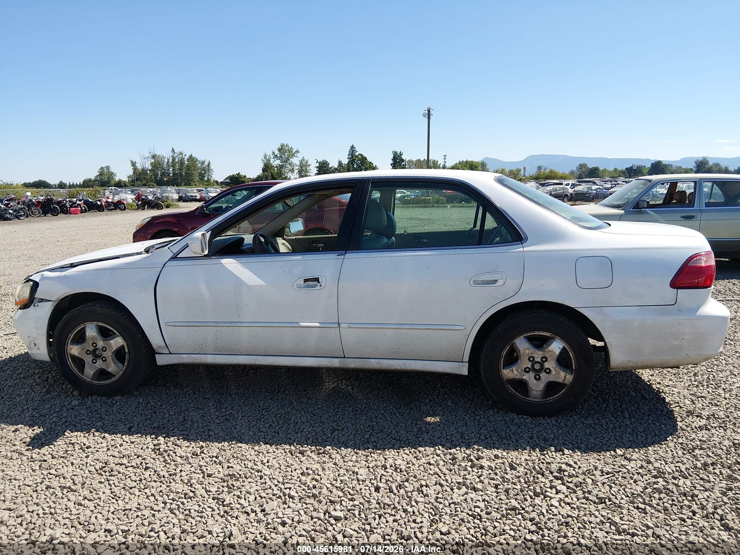 1998 Honda Accord Ex V6 Белый vin: 1HGCG1656WA046762