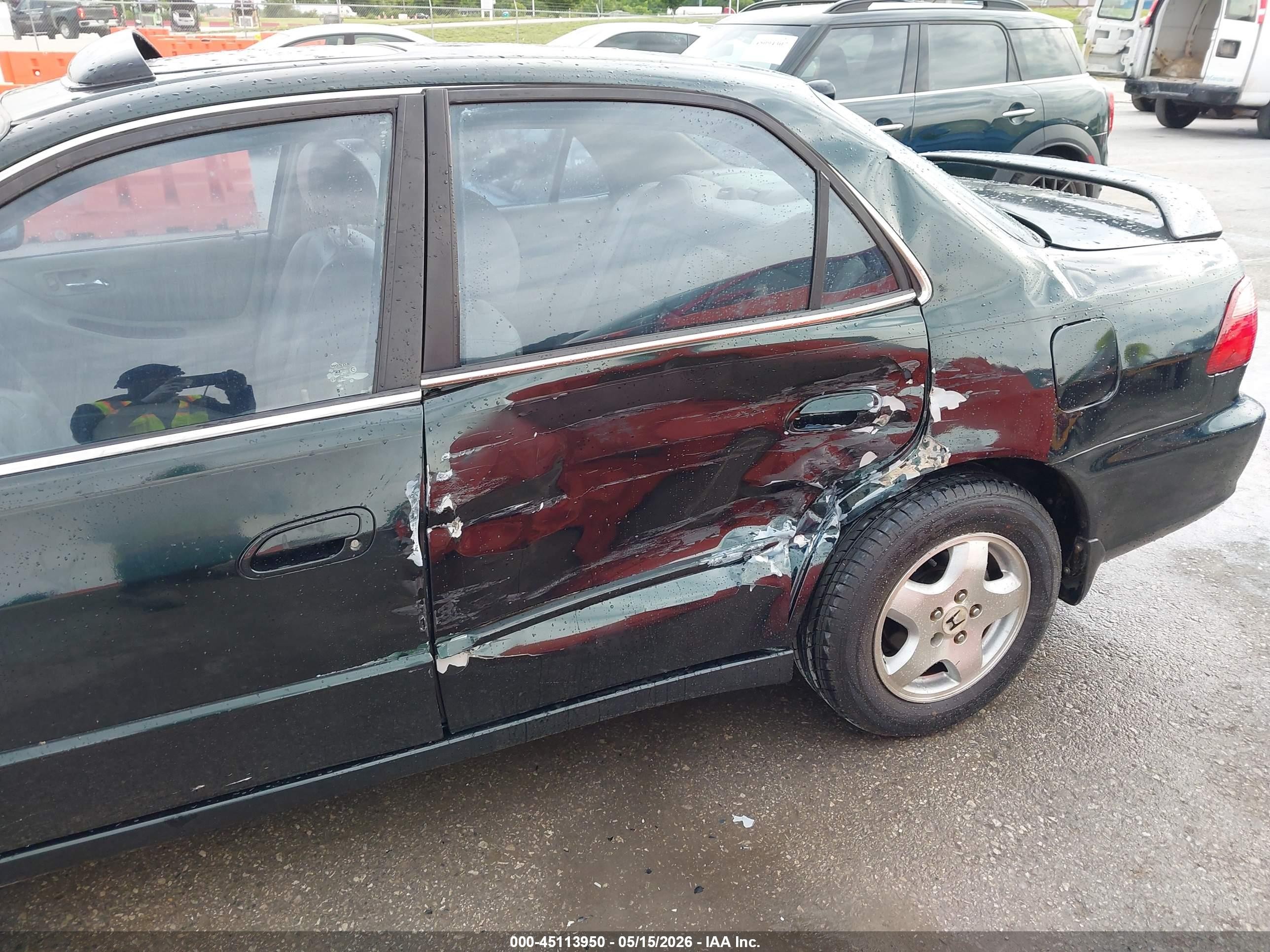 2000 Honda Accord 3.0 Ex Black vin: 1HGCG1656YA015093