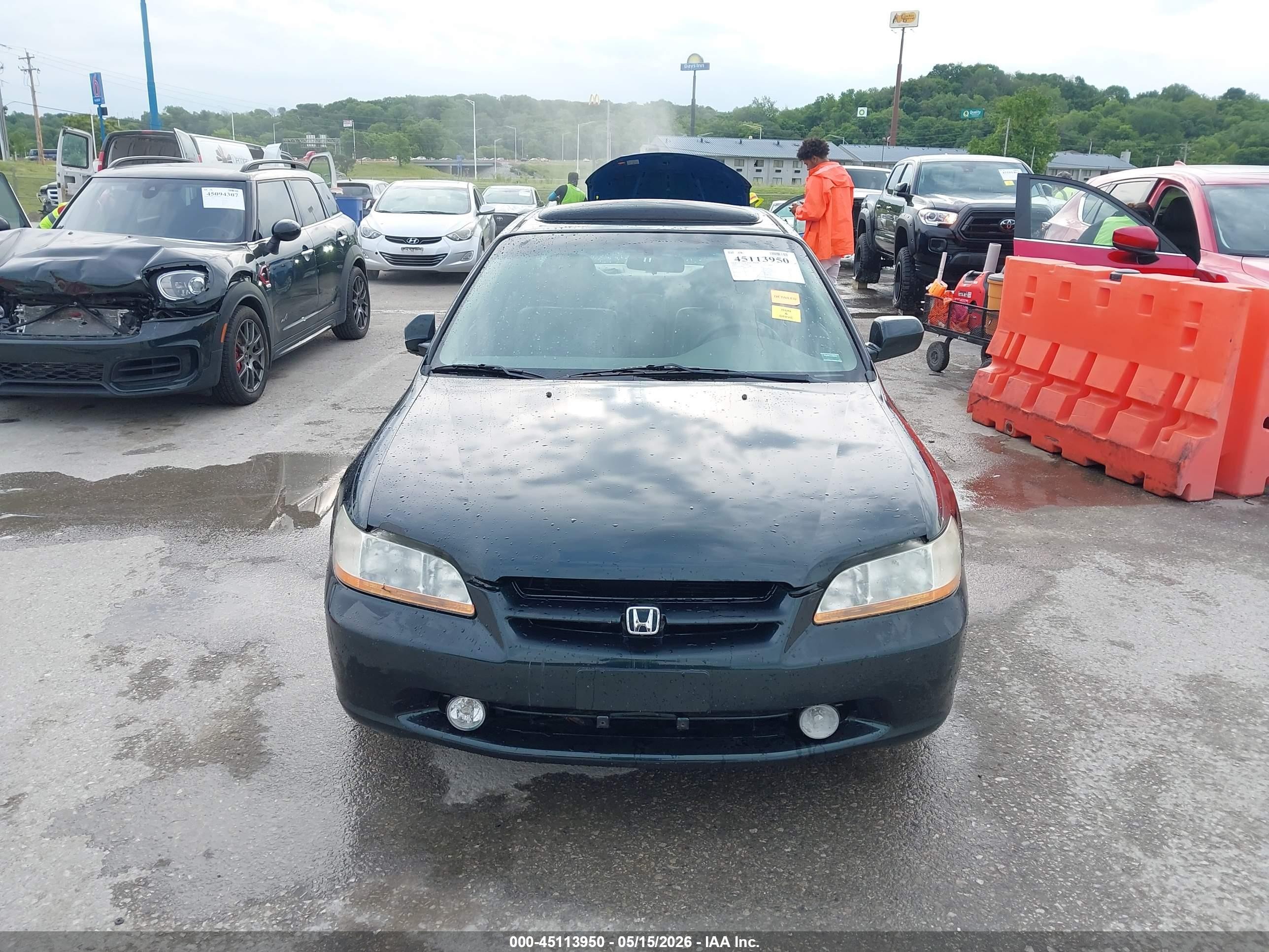 2000 Honda Accord 3.0 Ex Black vin: 1HGCG1656YA015093
