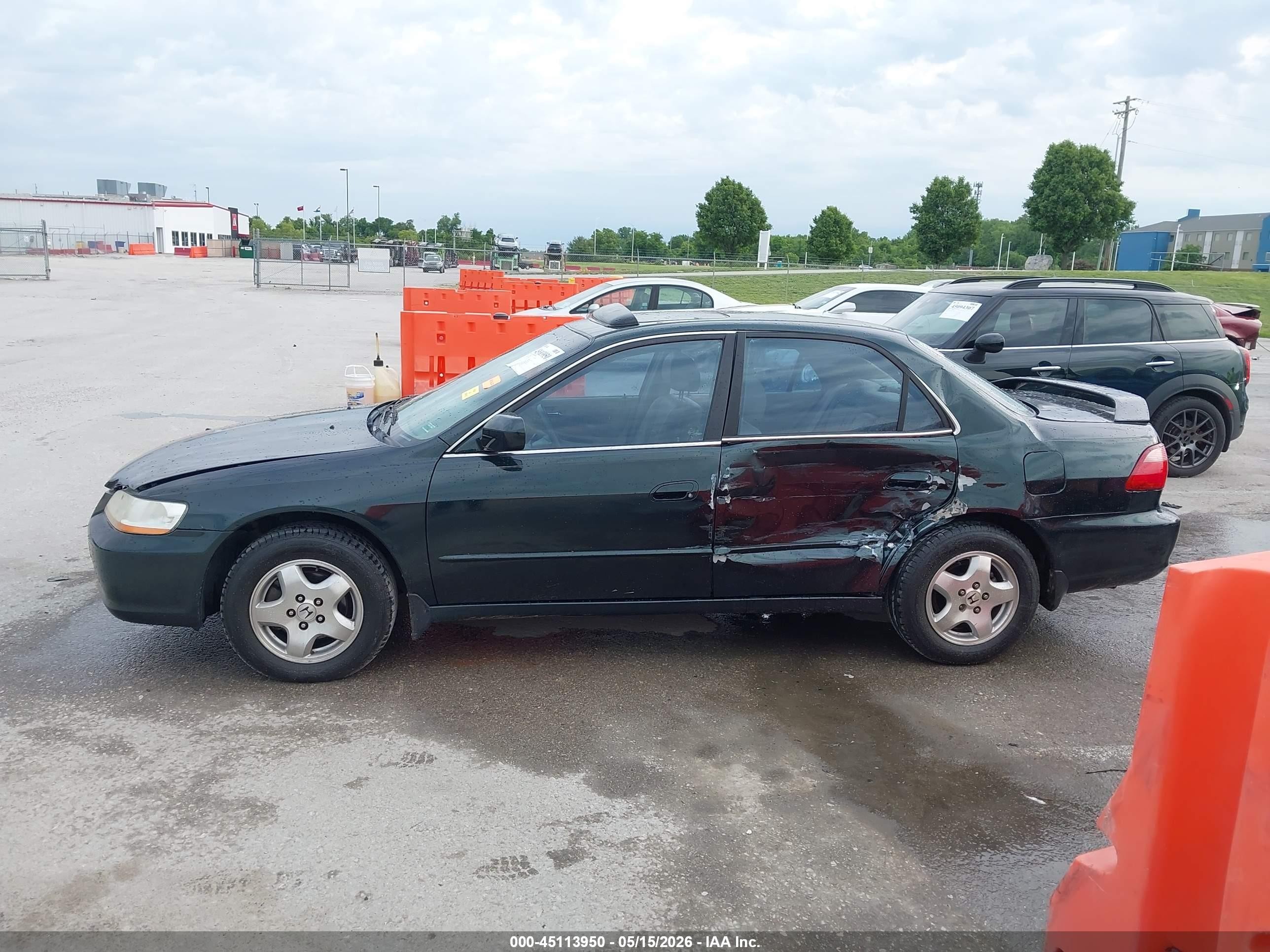 2000 Honda Accord 3.0 Ex Black vin: 1HGCG1656YA015093