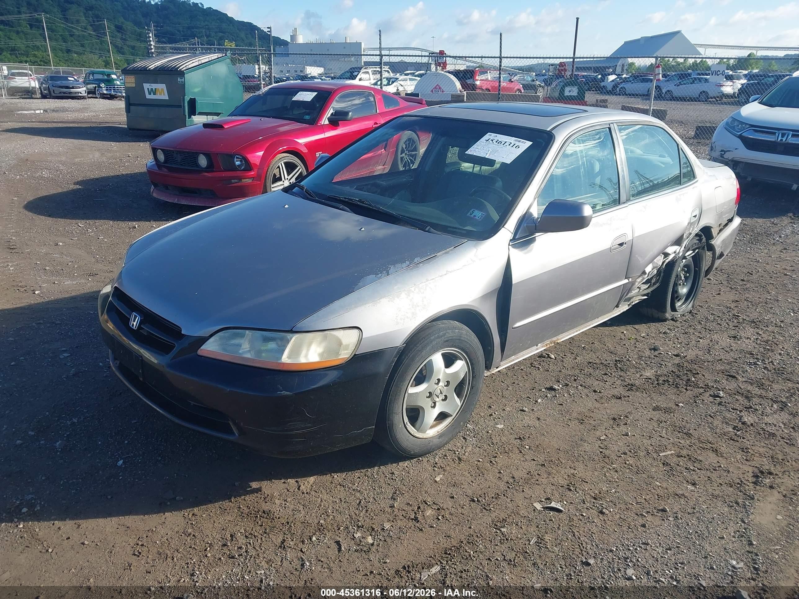 2000 Honda Accord 3.0 Ex Gold vin: 1HGCG1656YA029236