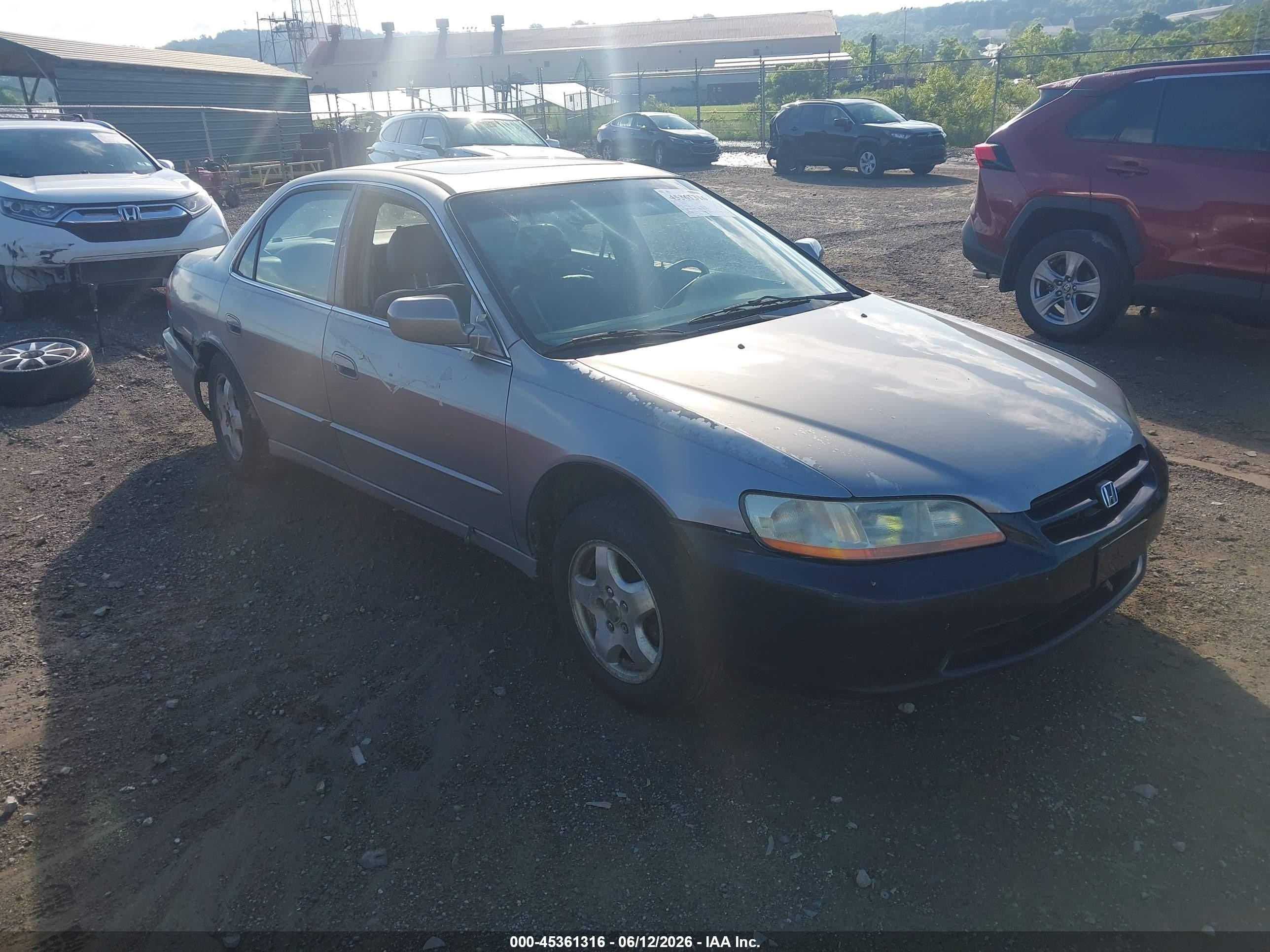 2000 Honda Accord 3.0 Ex Gold vin: 1HGCG1656YA029236