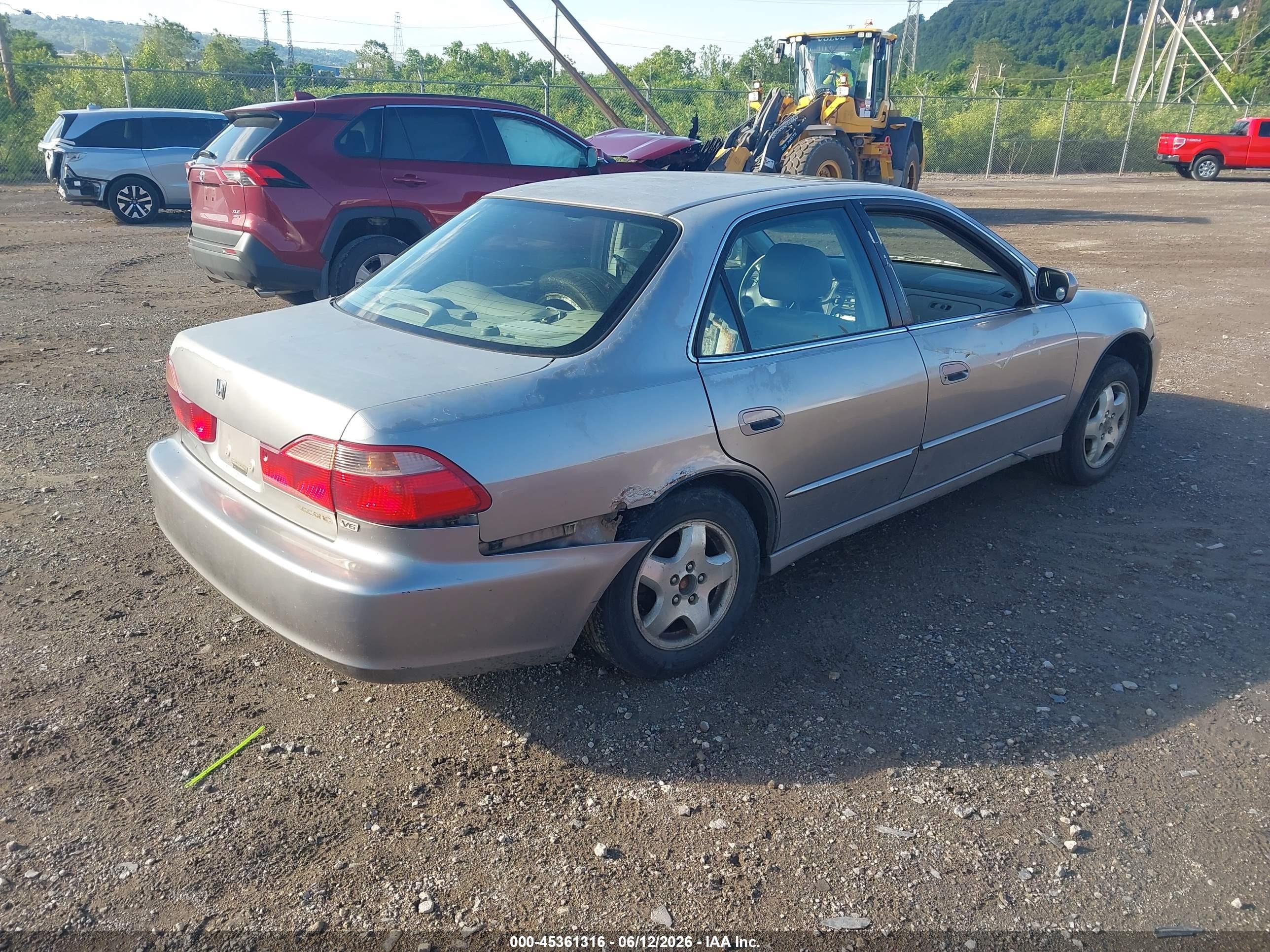2000 Honda Accord 3.0 Ex Gold vin: 1HGCG1656YA029236